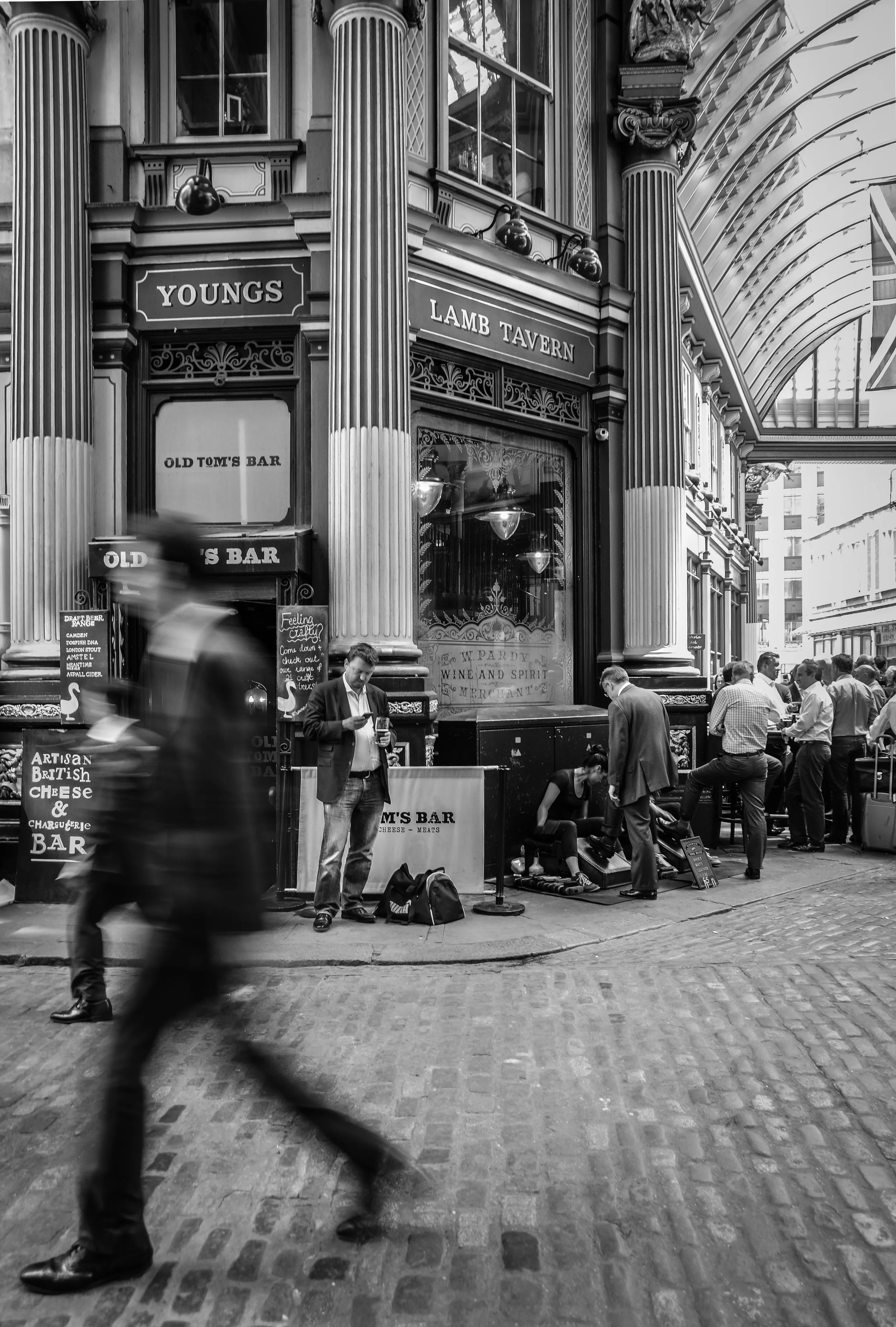 lunchtime in the city