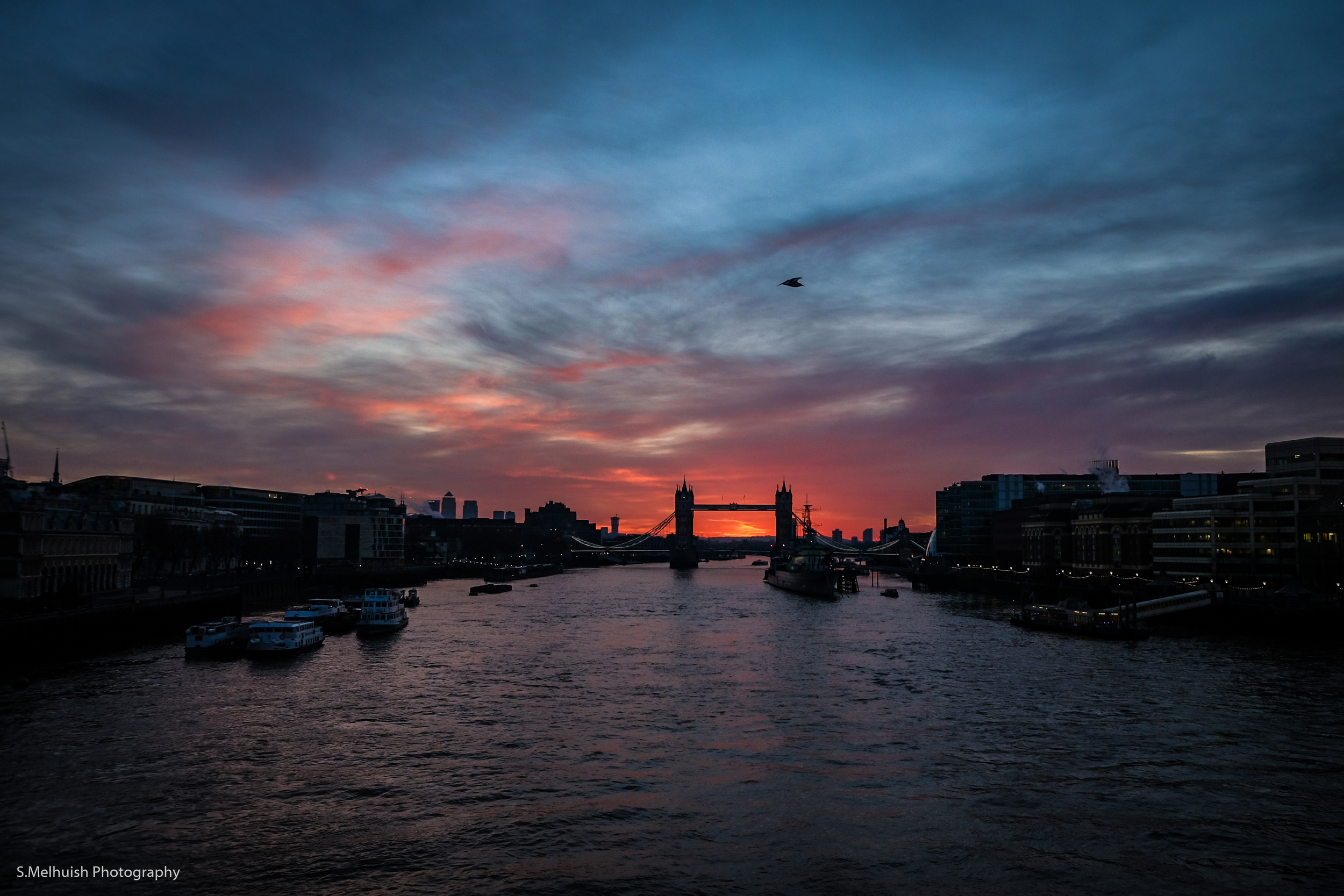 Dawn stroll across London Bridge