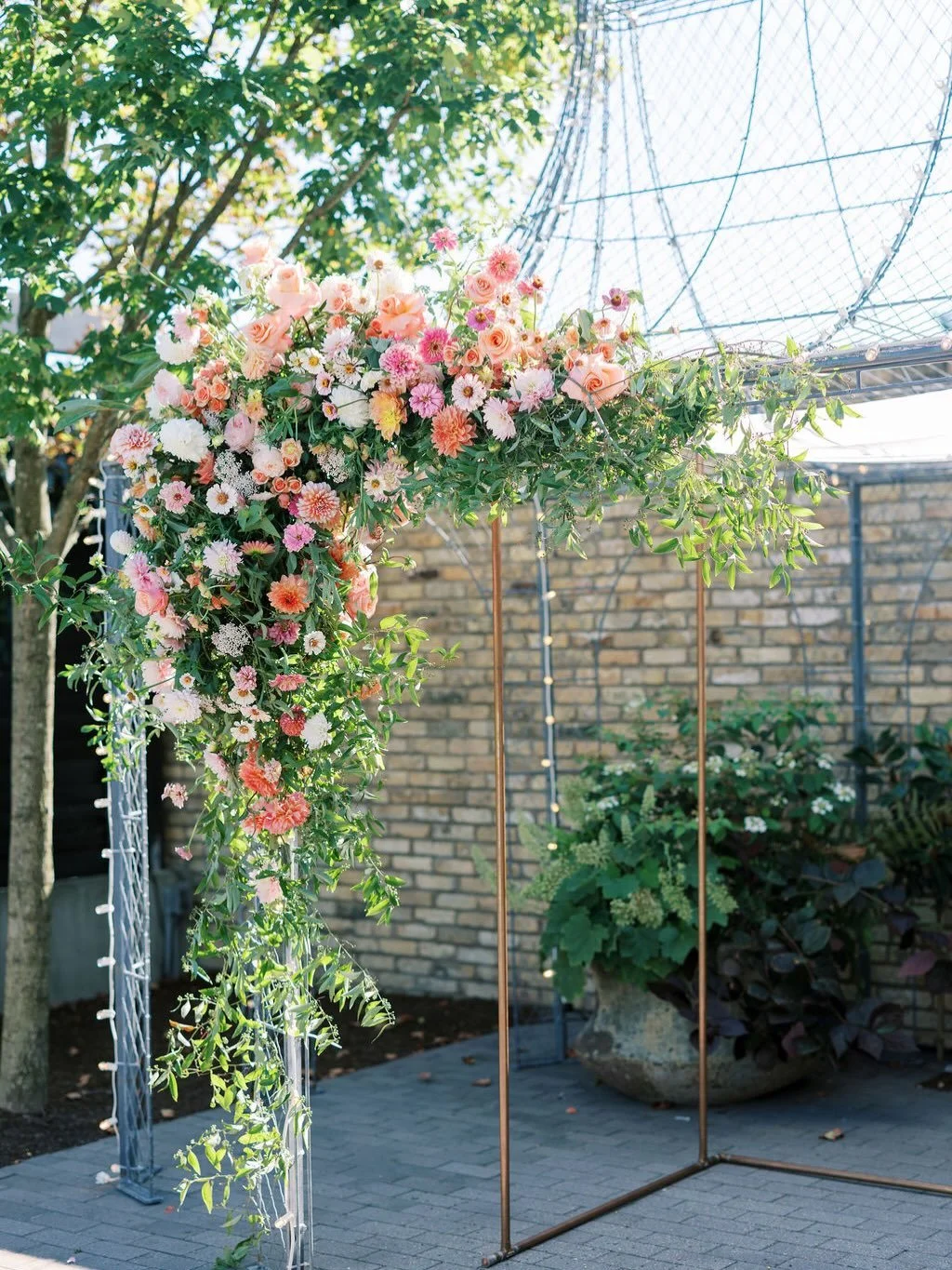 Seriously can&rsquo;t get enough of this perfect day 🪴@terrain_devonyard  Gardens, greenhouse, outdoor open spaces, just perfection!  @laurenblissphoto  Captured flawlessly ✨