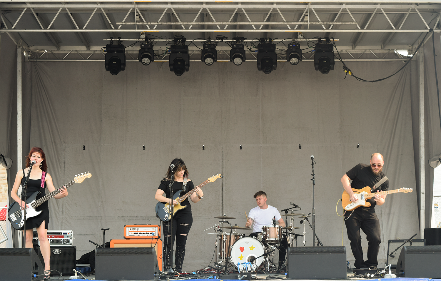 06_JustNikki_LiveShot.png