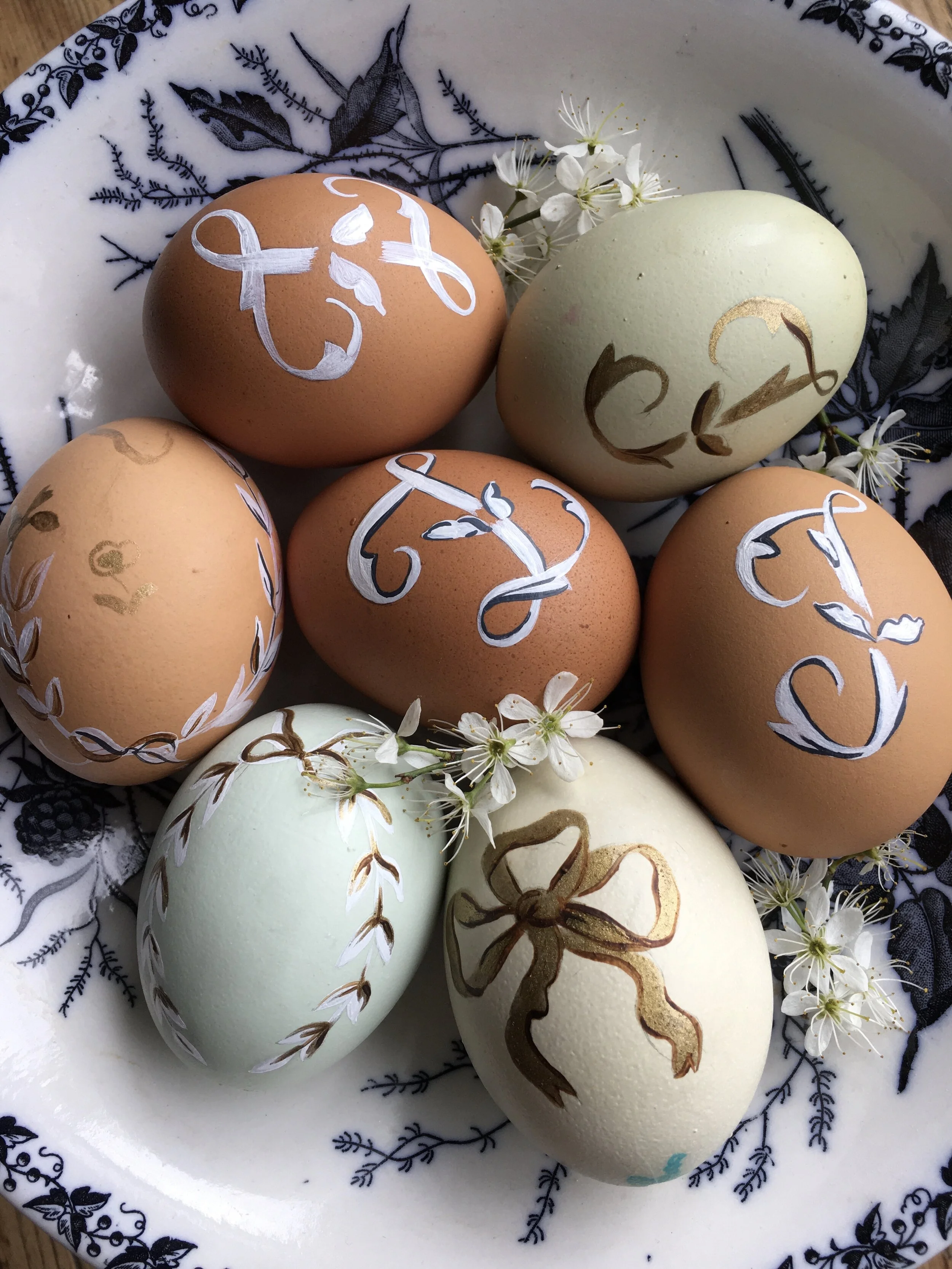Guide To Hand Painted Easter Eggs Isla Simpson Isla Simpson Hand Painted Easter Eggs 1