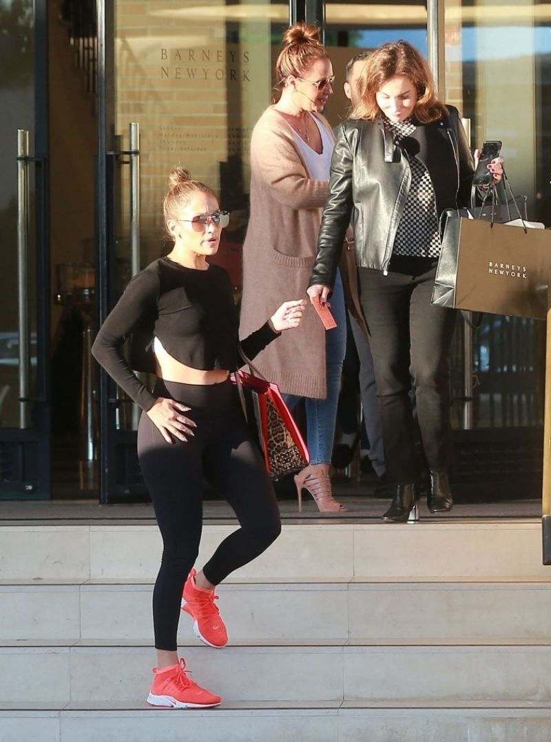 Jennifer Lopez leaving Barney's New York in Beverly Hills 01.06.17
