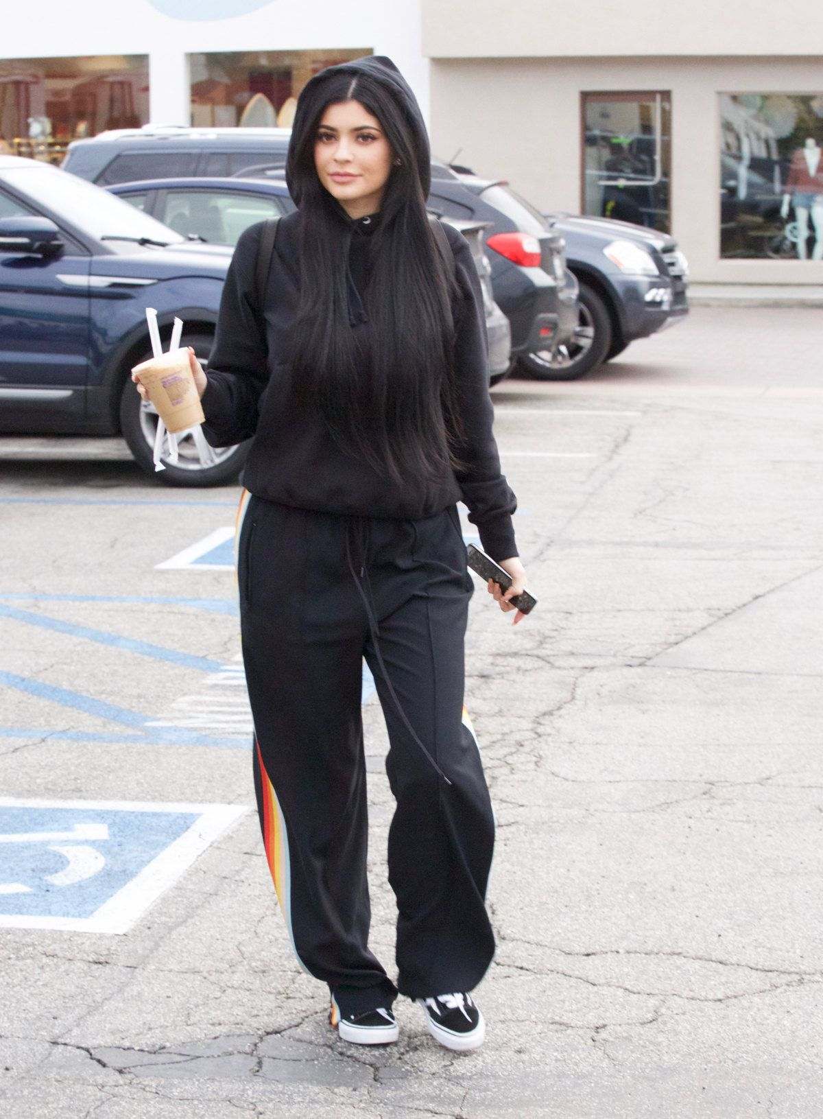 Kylie Jenner out and about in Calabasas on 01.07.17.