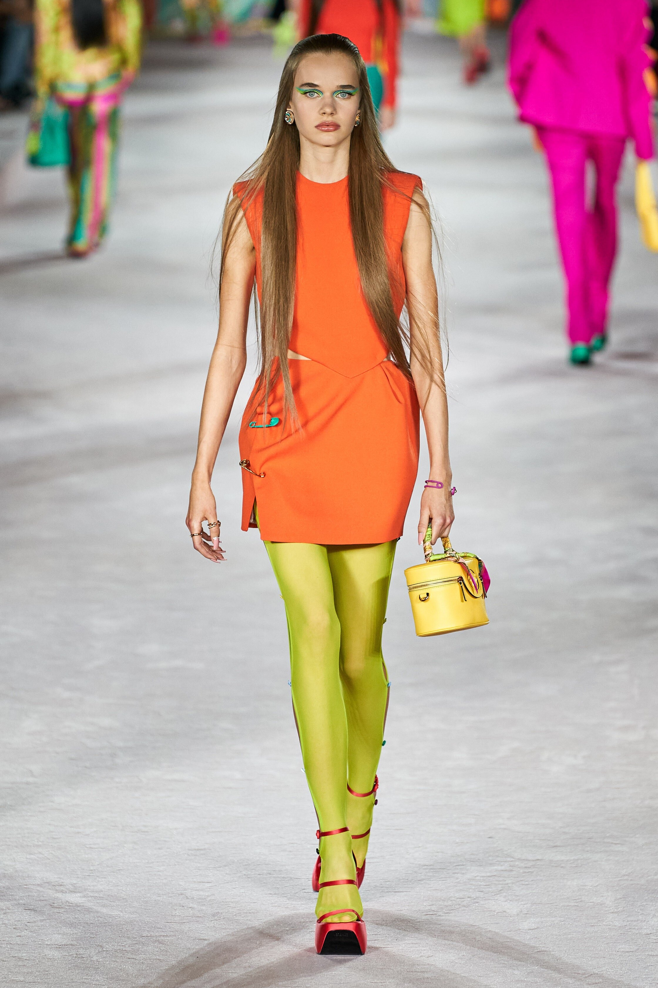 00051-Versace-Spring-2022-RTW-Milan-Credit-Alessandro-Lucioni-Gorunway.jpg