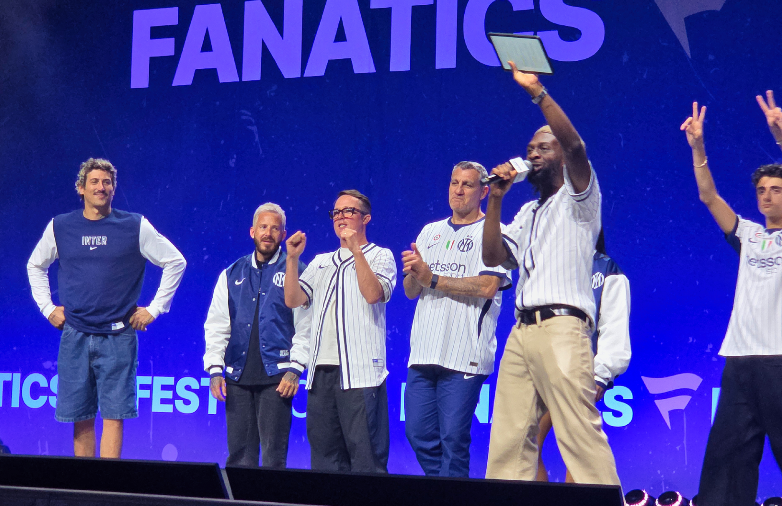 JUL ISSUE #127 | FANATICS FEST