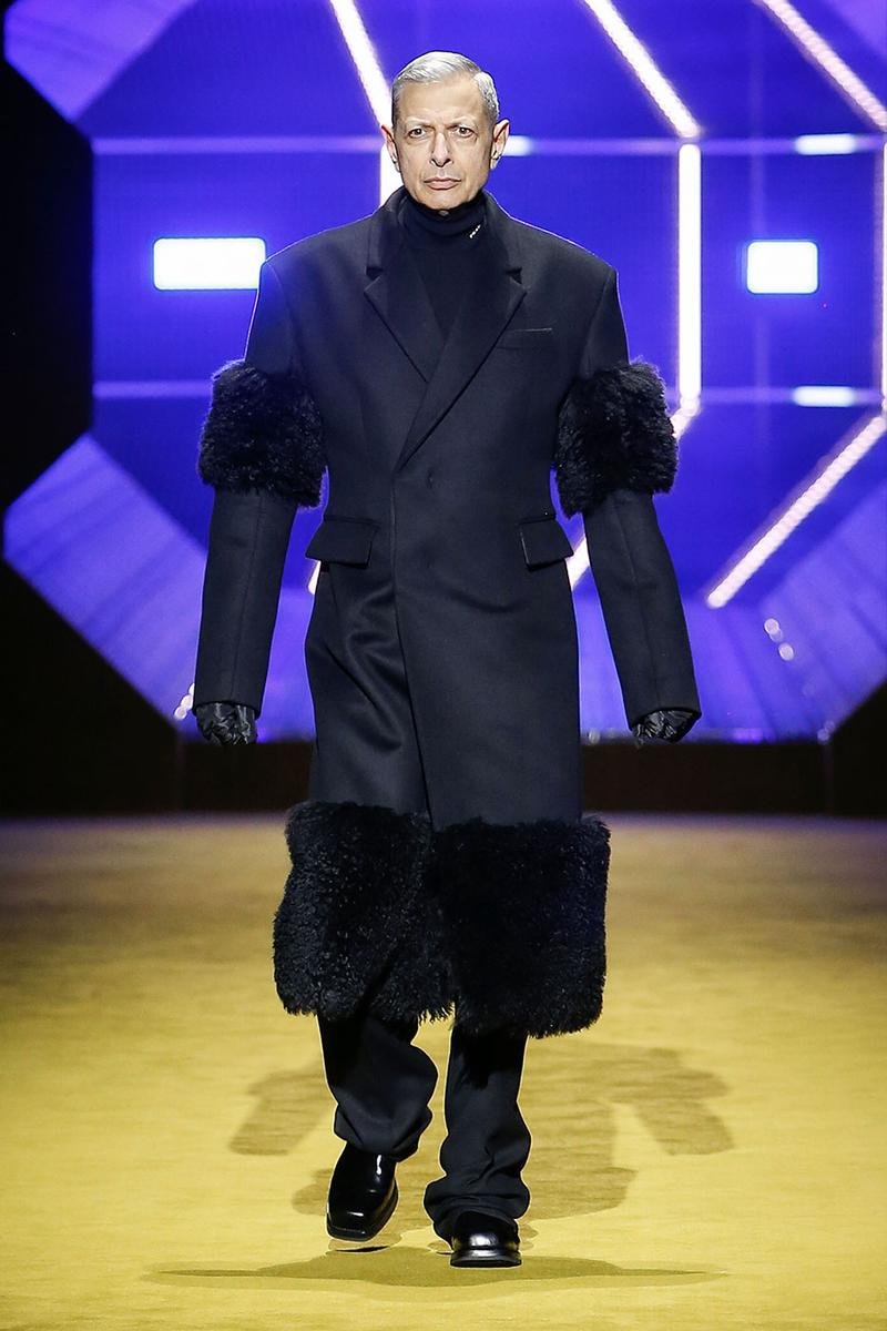https___hypebeast.com_image_2022_01_prada-fall-winter-2022-collection-runway-025.jpg