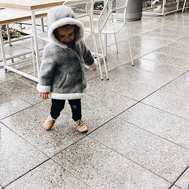 Loving the rain ☔️ &amp; this cutie❣️ Pc: @ashleyandcrew