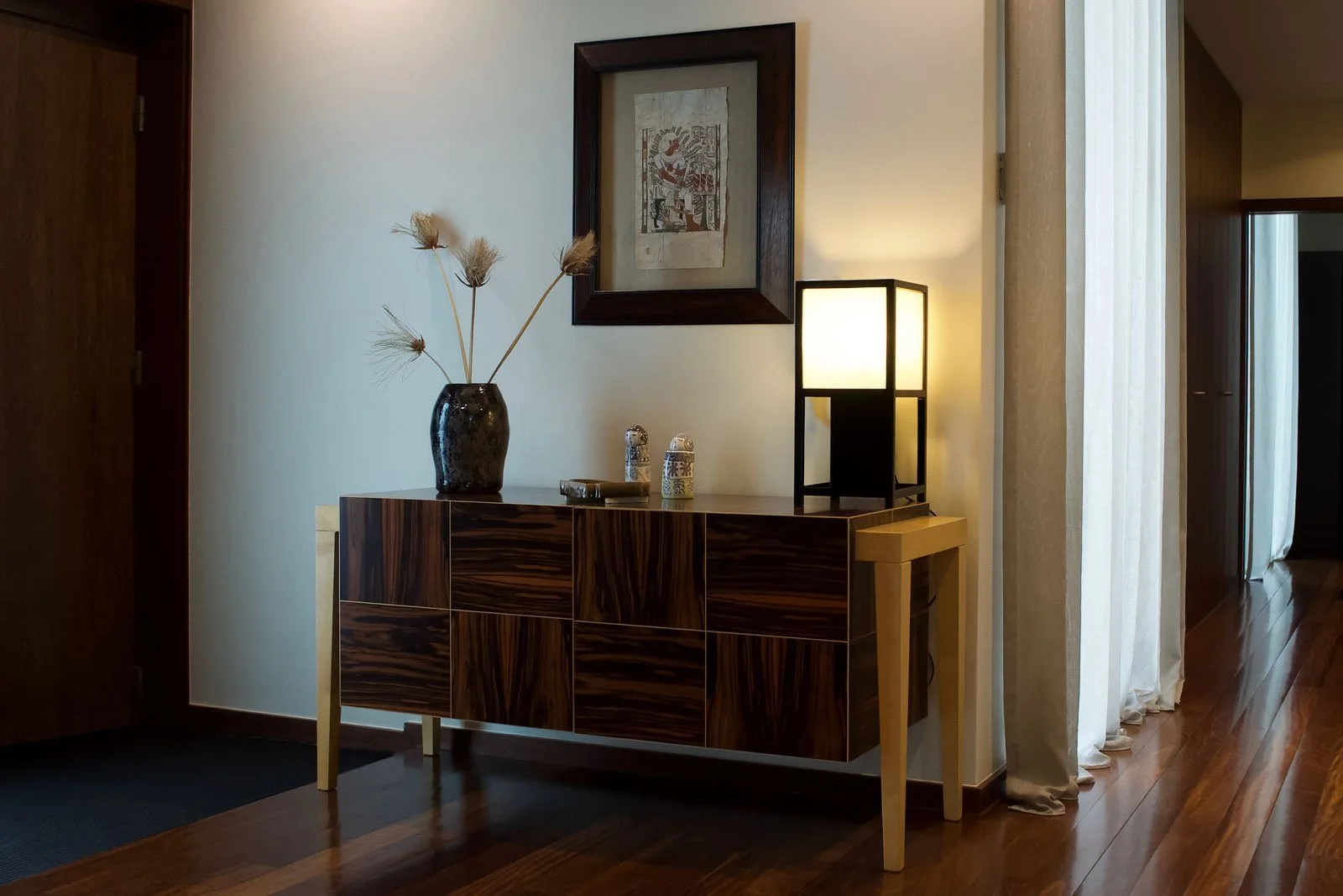 Sideboard in satinwood and Macassar ebony with squared marquetry design