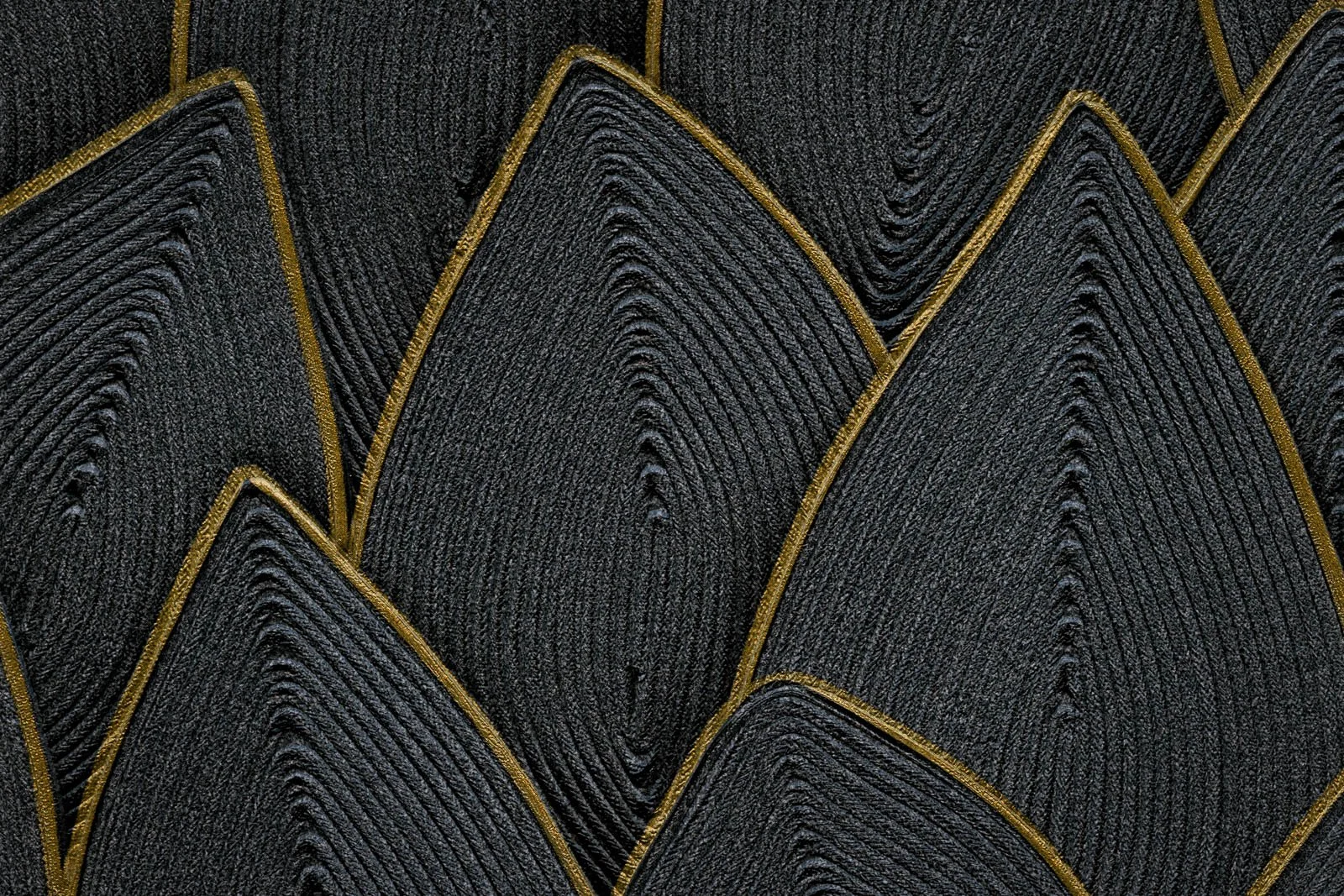 Papel de parede vinílico com padrão de folhagem, textura de corda em relevo e detalhes dourados