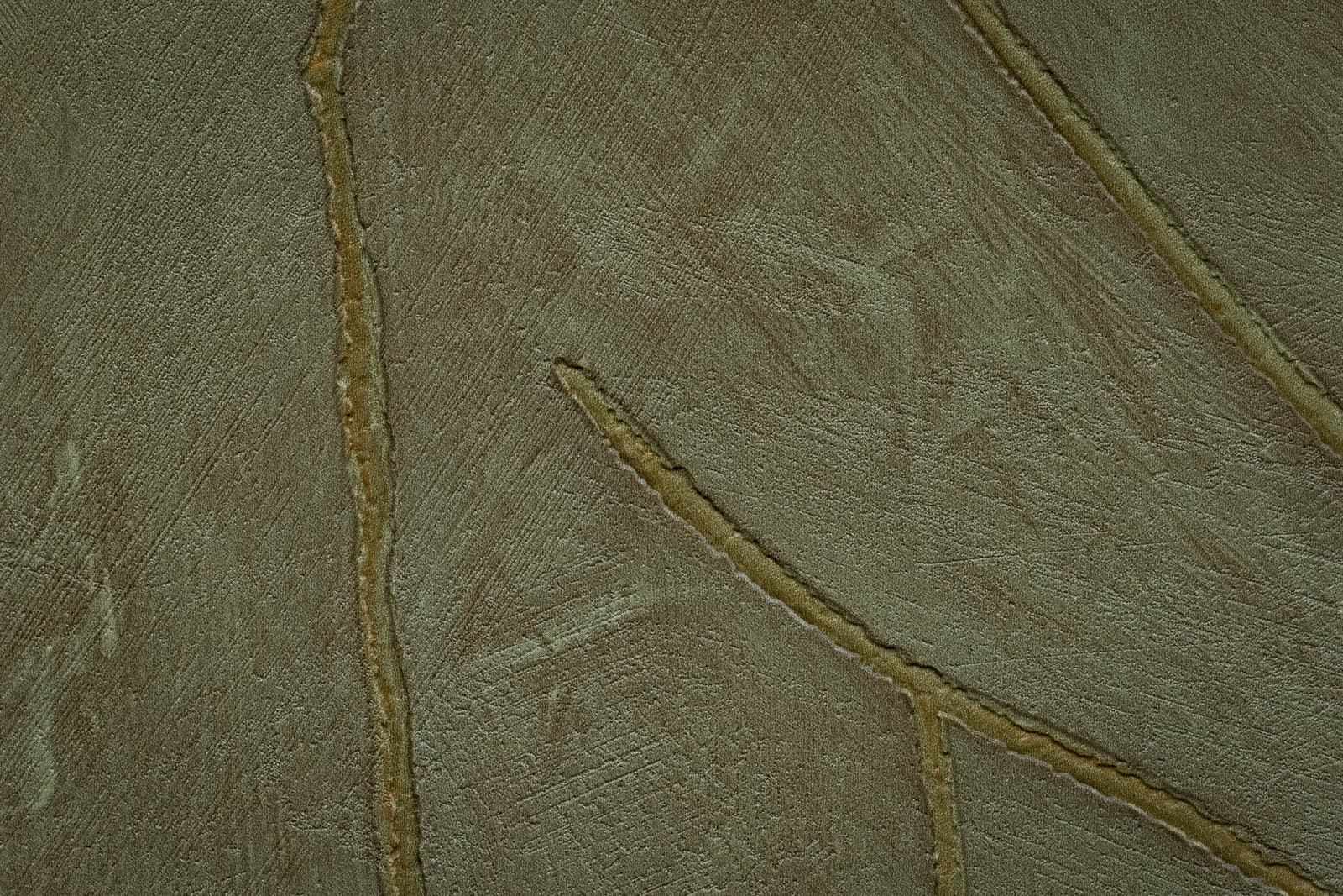 Papel de parede vinílico verde, em trompe l'oeil, com detalhes dourados kintsugi