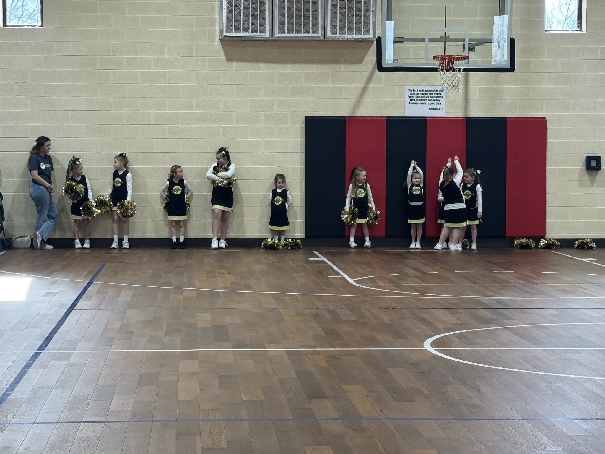 UPWARD BBALL4.jpg