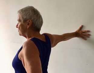 Wall shoulderstretch.jpeg