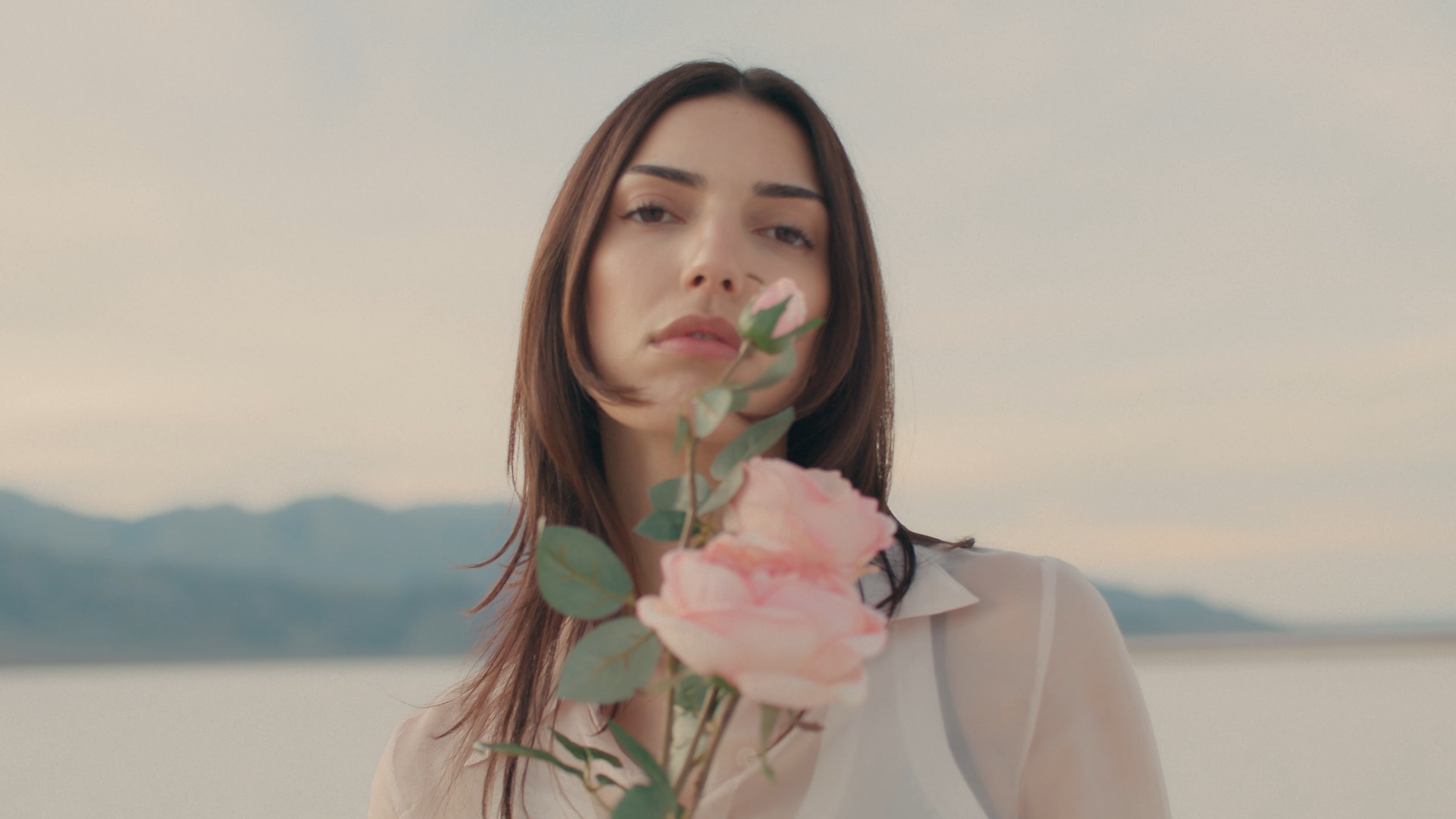 CHANEL SPEC_SOCIAL 16mm_FINAL (04.04.23).00_00_53_05.Still010.PNG