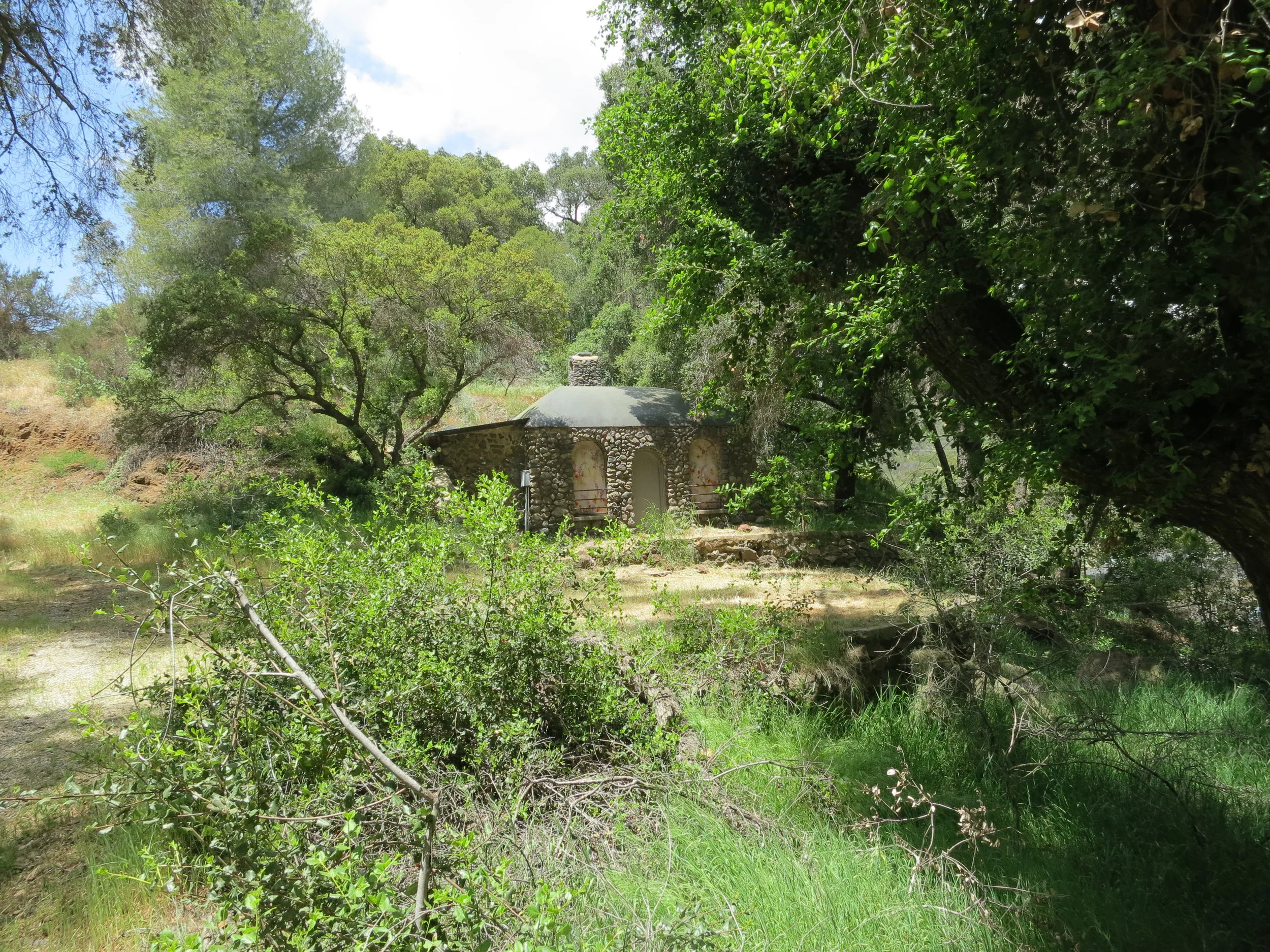 My House is the Villa Planted in the Valley