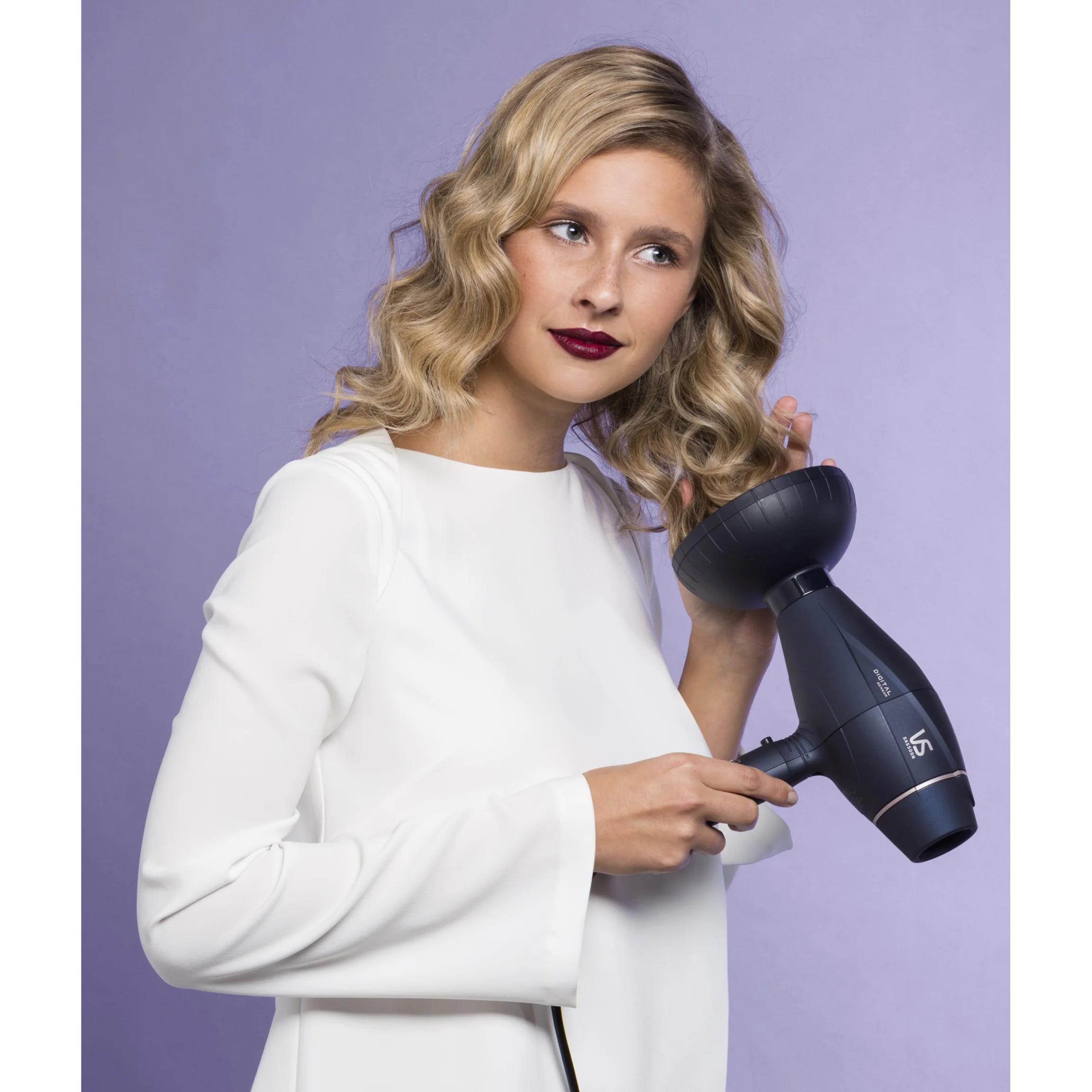 HAIRDRYER VS 1 .jpg