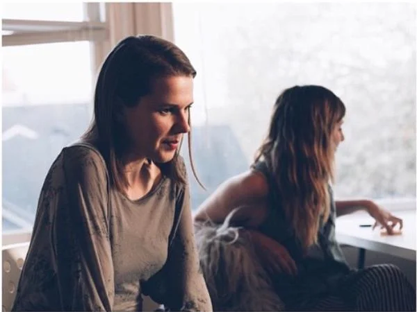  Serrah Russell and Sierra Stinson, co-curators of Vignettes / Photo by Rafael Soldi 