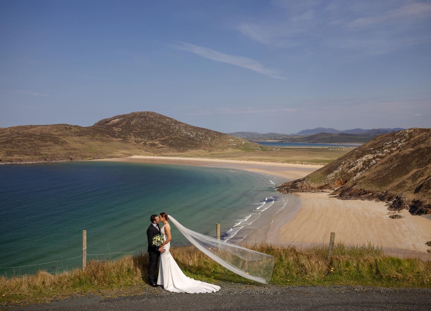 It&rsquo;s hard to beat copious amounts of sunshine and laughter ☀️ 
 
👰&zwj;♀️ @amz_mcbride 
🤵&zwj;♂️ @kevin.mcfadden.58 
📍 @jacksonshotelweddings 
💄 @aoibheannwalshmua 
🎶 @meaganlucasmusic 
🎸 @redalertmusic 
#donegal #wedding #weddingphotogra