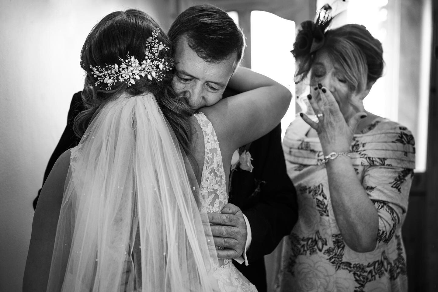 Weddings are for all of the generations! 
Such a fun day shooting @emmamccarron94 and @brogan89 wedding!

📍 @ballyliffinlodge 
💄 @aoibheannwalshmua 
🎵 @shanemcginleymusic 
#wedding #donegal #irishwedding  #blackandwhite