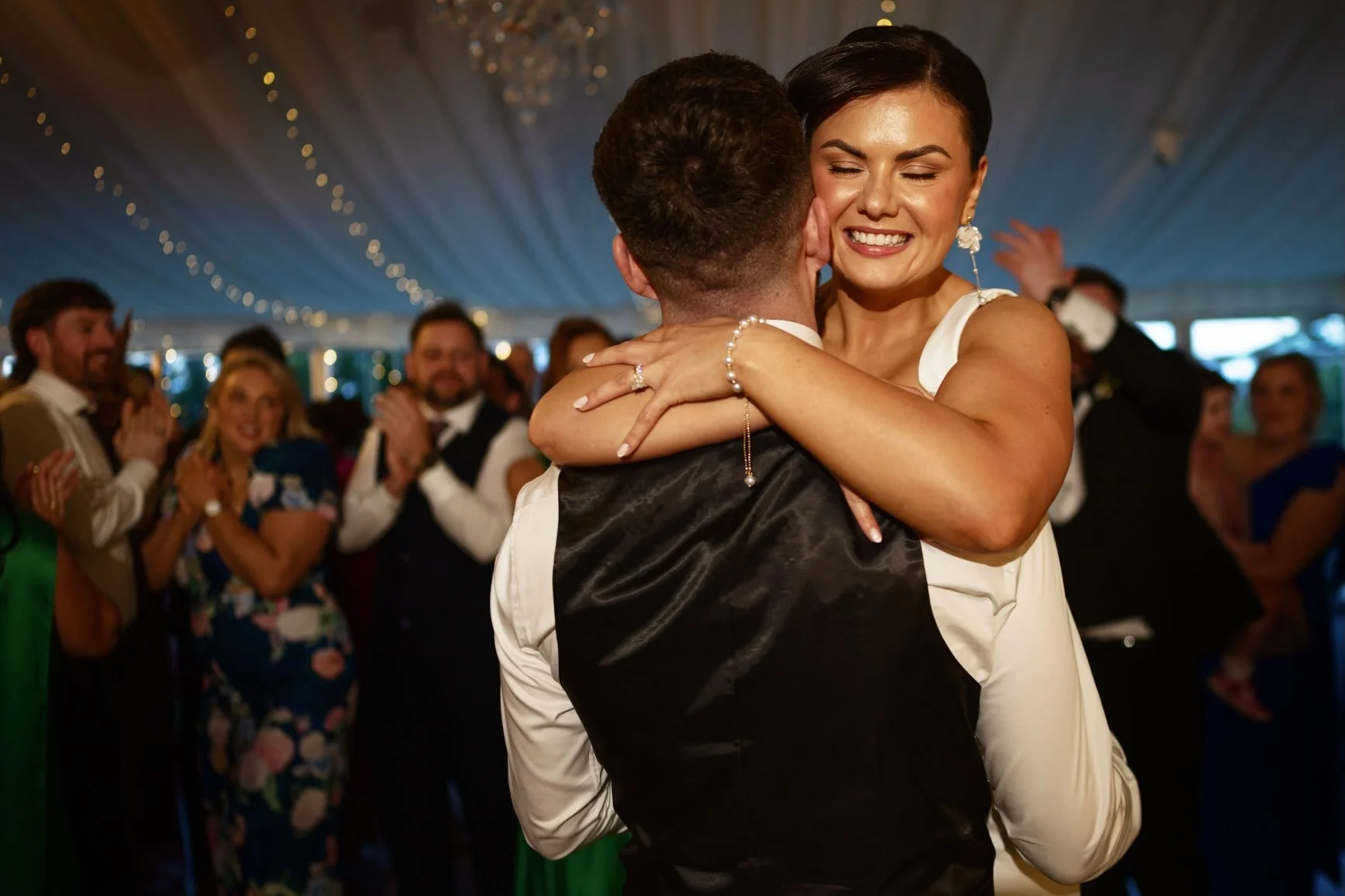 The absolute dream 🤌
@nlyons26 @ryan_lyons11 

📍 @drumhallahouse 
Dress designer and maker @sfoycouture 
Grooms suit @ejmenswear 
Hair @aimeecorry.hairdressing 
Makeup @makeup_by_emmakate 
Flowers @flower_clare 
Celebrant @lovelee_weddings 
Music @