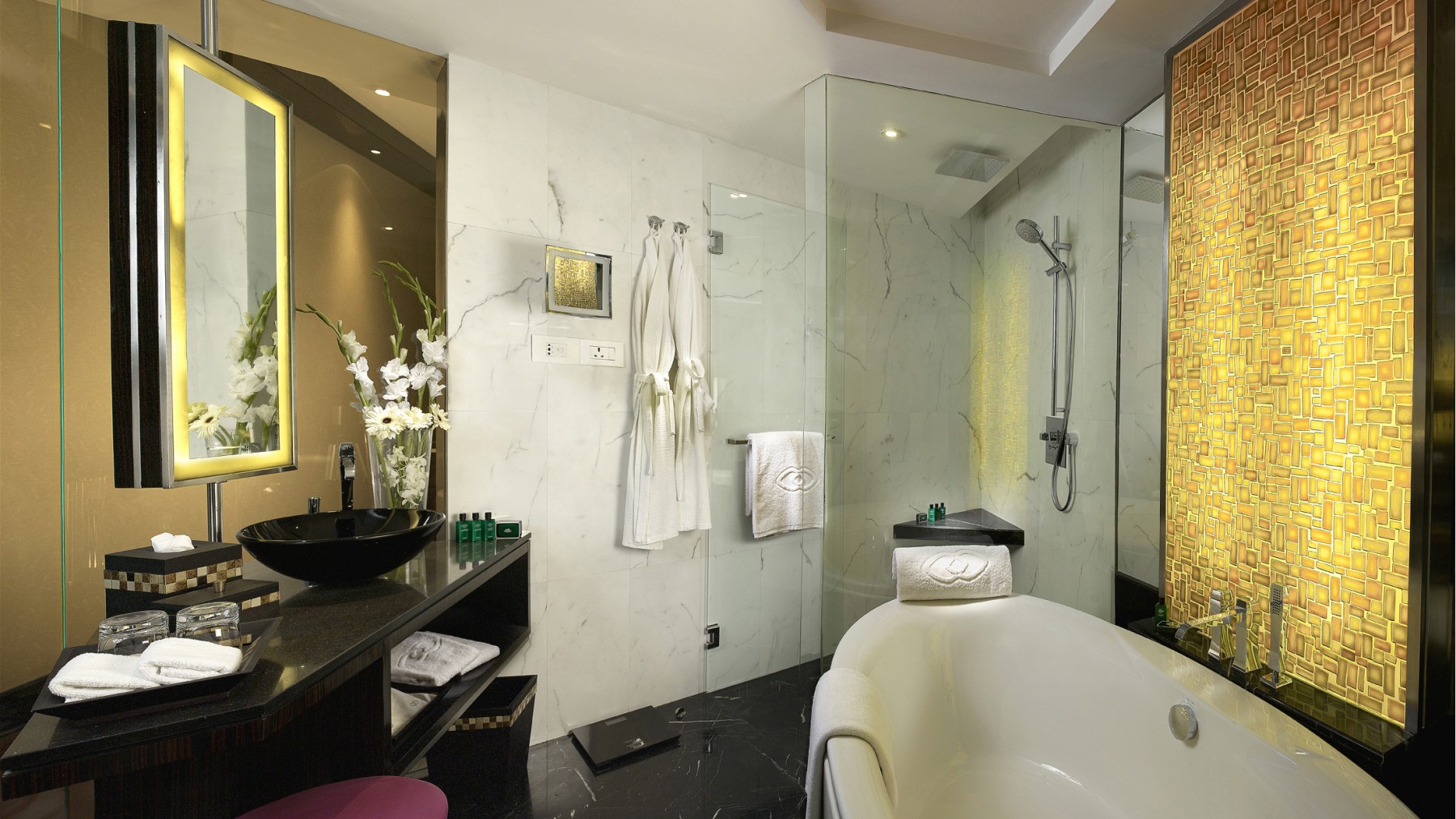 Sofitel-Mumbai-BKC-Luxury-Room-Bathroom.jpg
