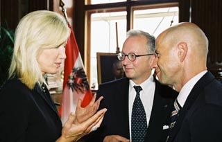 Ambassador Susan McCaw with Wolfgang Stoiber and Eugen Stark (right) (c) U.S. Embassy, Vienna