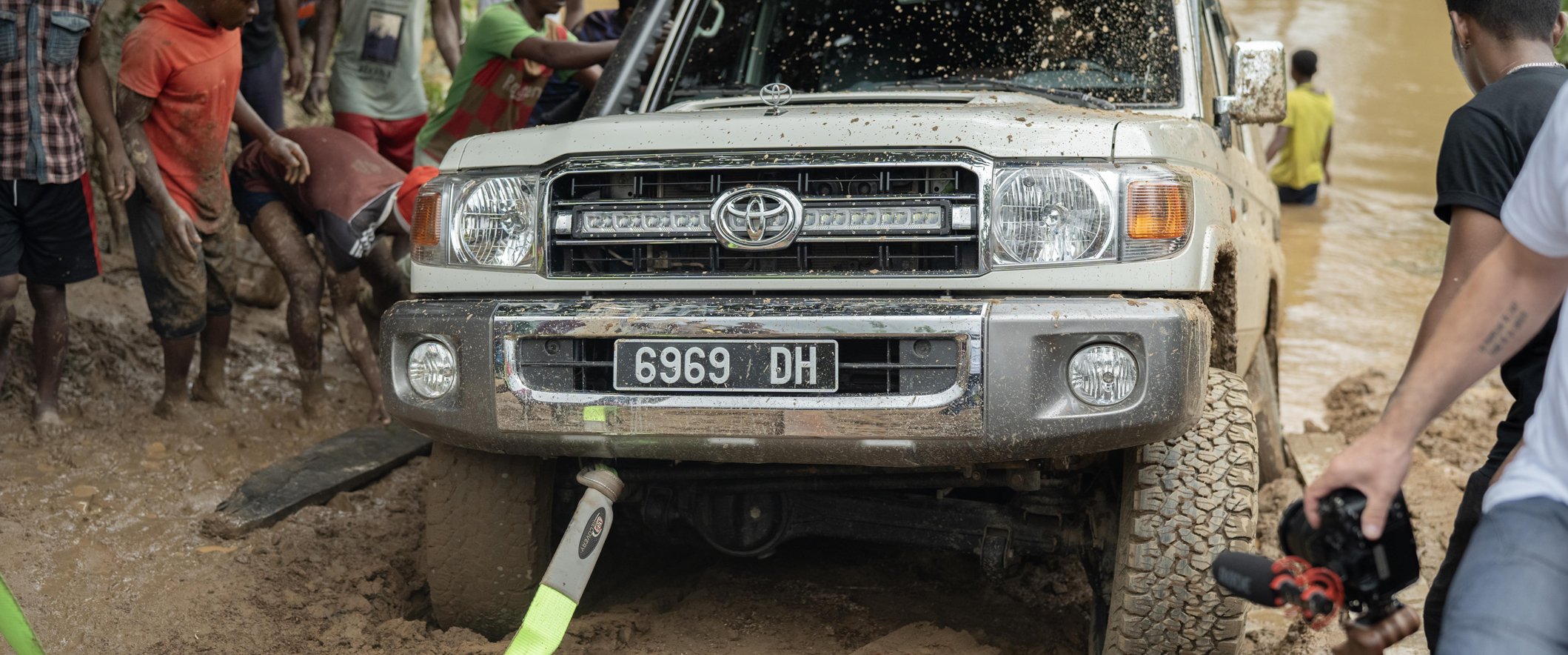 Sylvain_Hart_Lafabrikfilm_audiovisual_production__Robertet_Group_BNSCare_Madagascar_footage_A7SIII_sony_DJI_Air2s_03.jpg