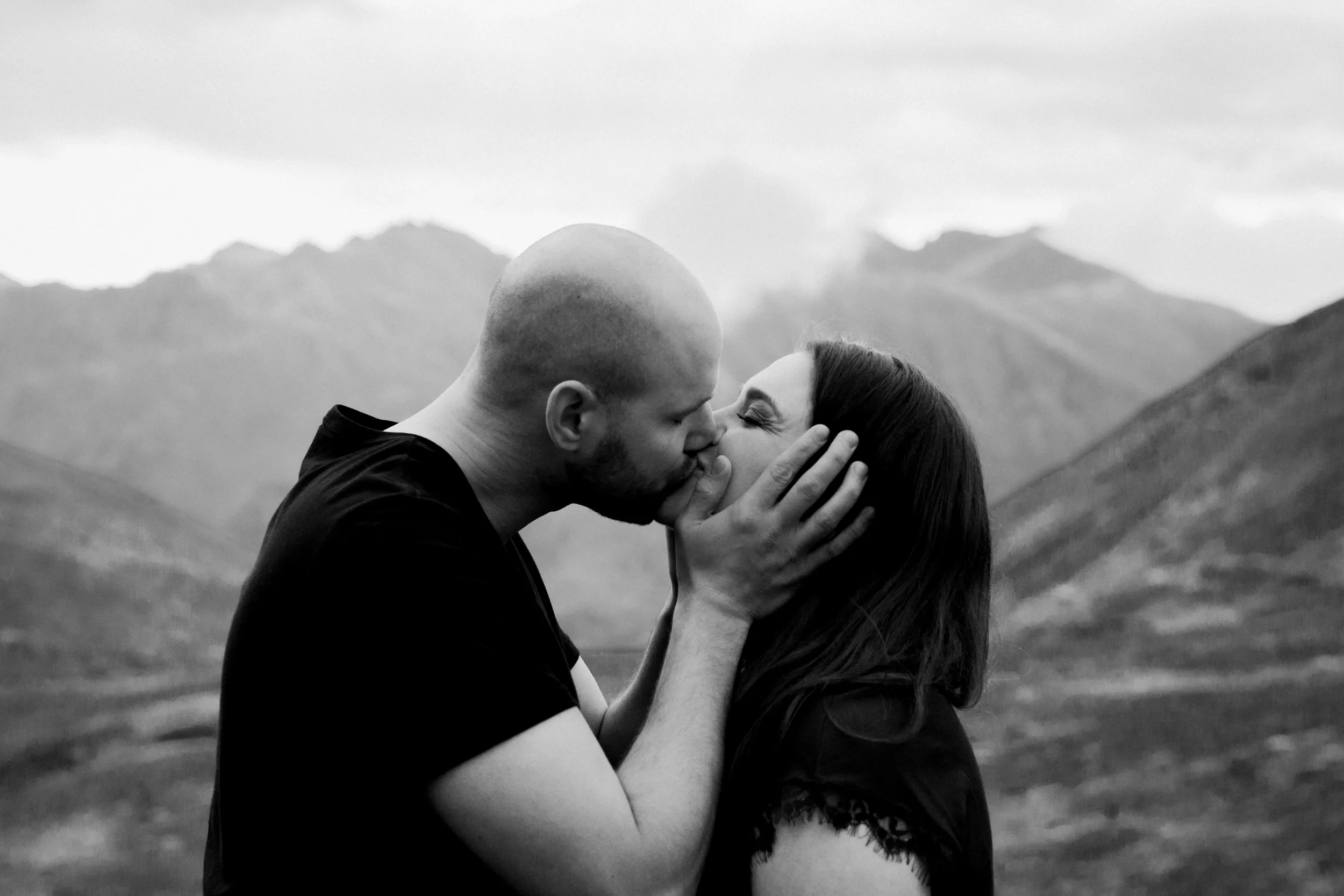Engagement shoot in Hatcher Pass