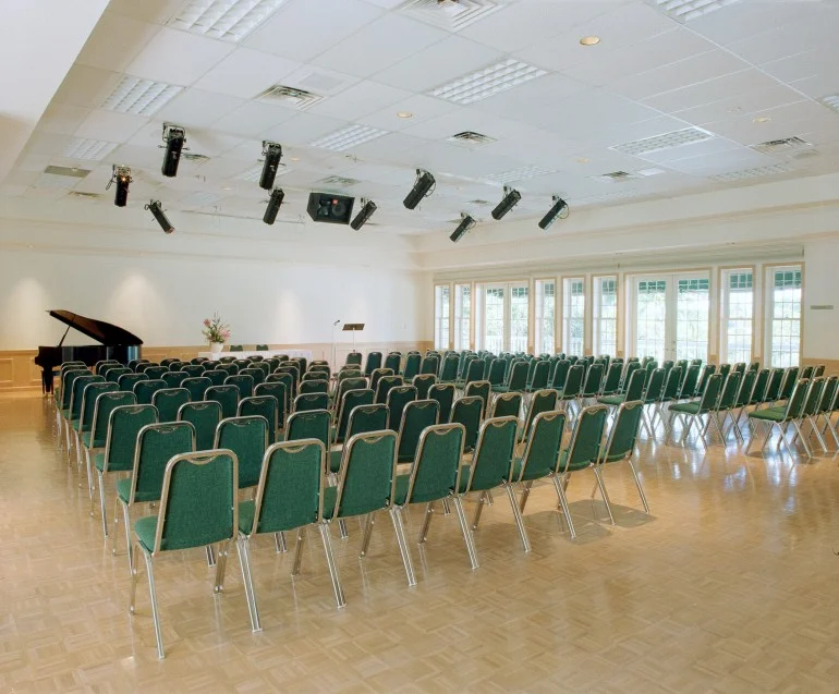 The ballroom accommodates 150 people for theater-style events. It is an ideal space for recitals, chamber concerts, and choral events.