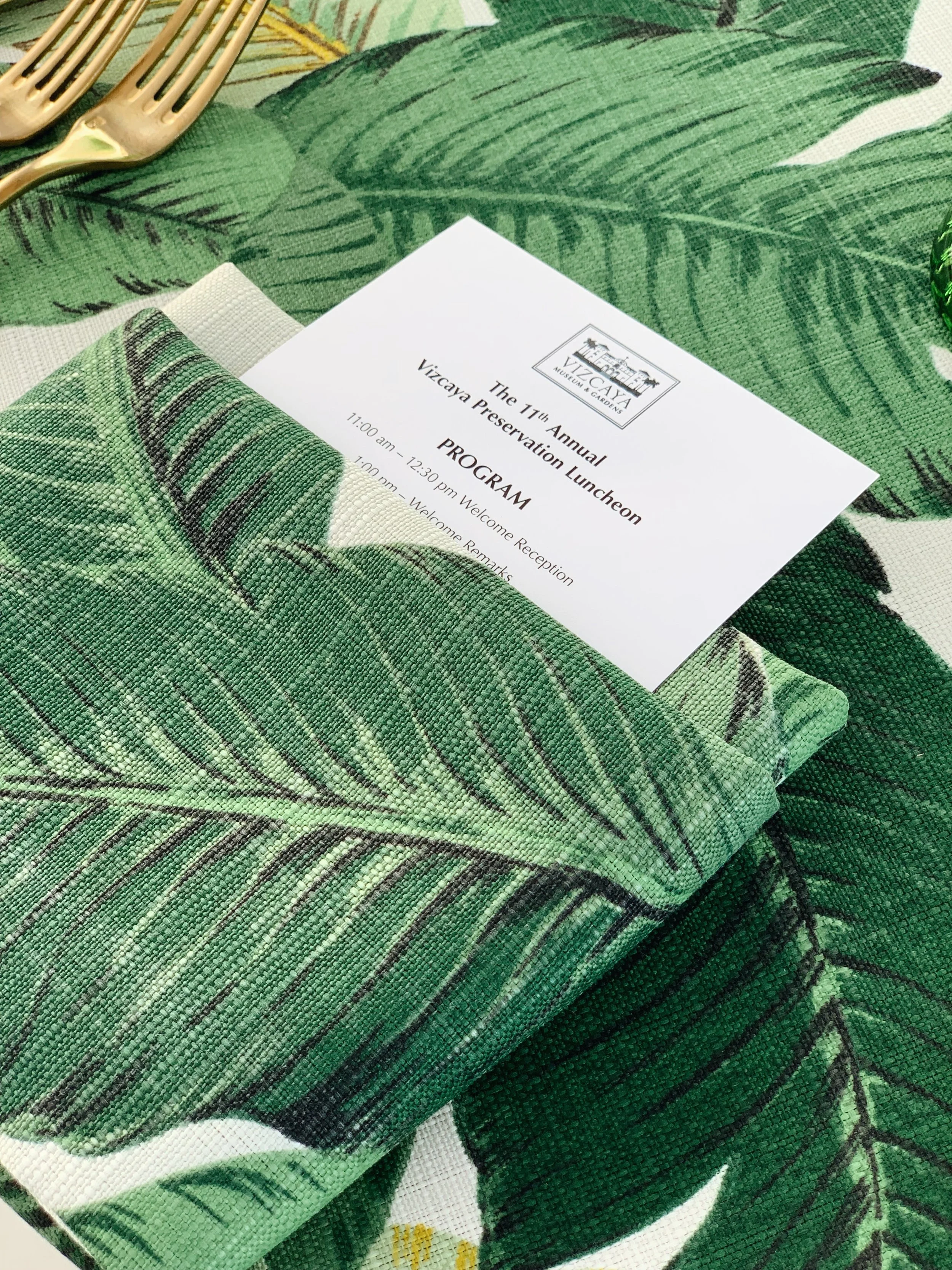 THE ICONIC MARTINIQUE BANANA LEAF PRINT: AN INSPIRATION FOR TROPICAL THEMED EVENT DECOR