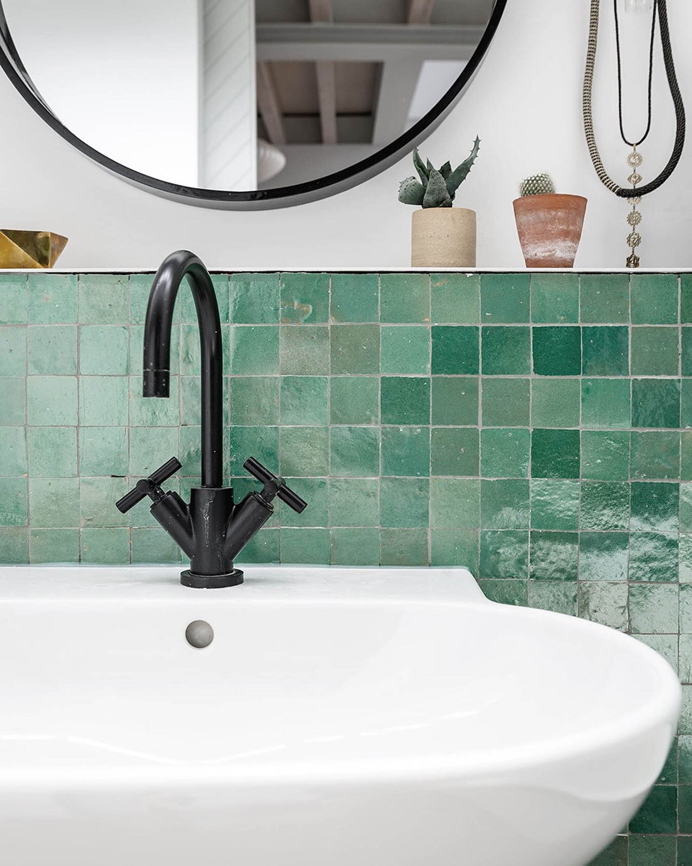 Bathroom details.
.
.
.
.
.
.
⠀⠀⠀⠀⠀⠀⠀⠀⠀
⠀⠀⠀⠀⠀⠀⠀⠀⠀
#luxuryhouses #trustedadvisor #luxuryproperty #modernarchitect #hollywoodarchitect #londonarchitect #architecture #linteriordesign #liddicoatgoldhill #residentialarchitect #liddicoatgoldhillarchitects