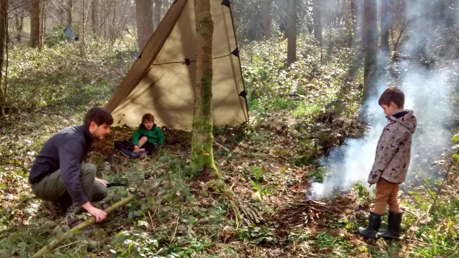 Base camps being arranged on our Family Bushcraft Day