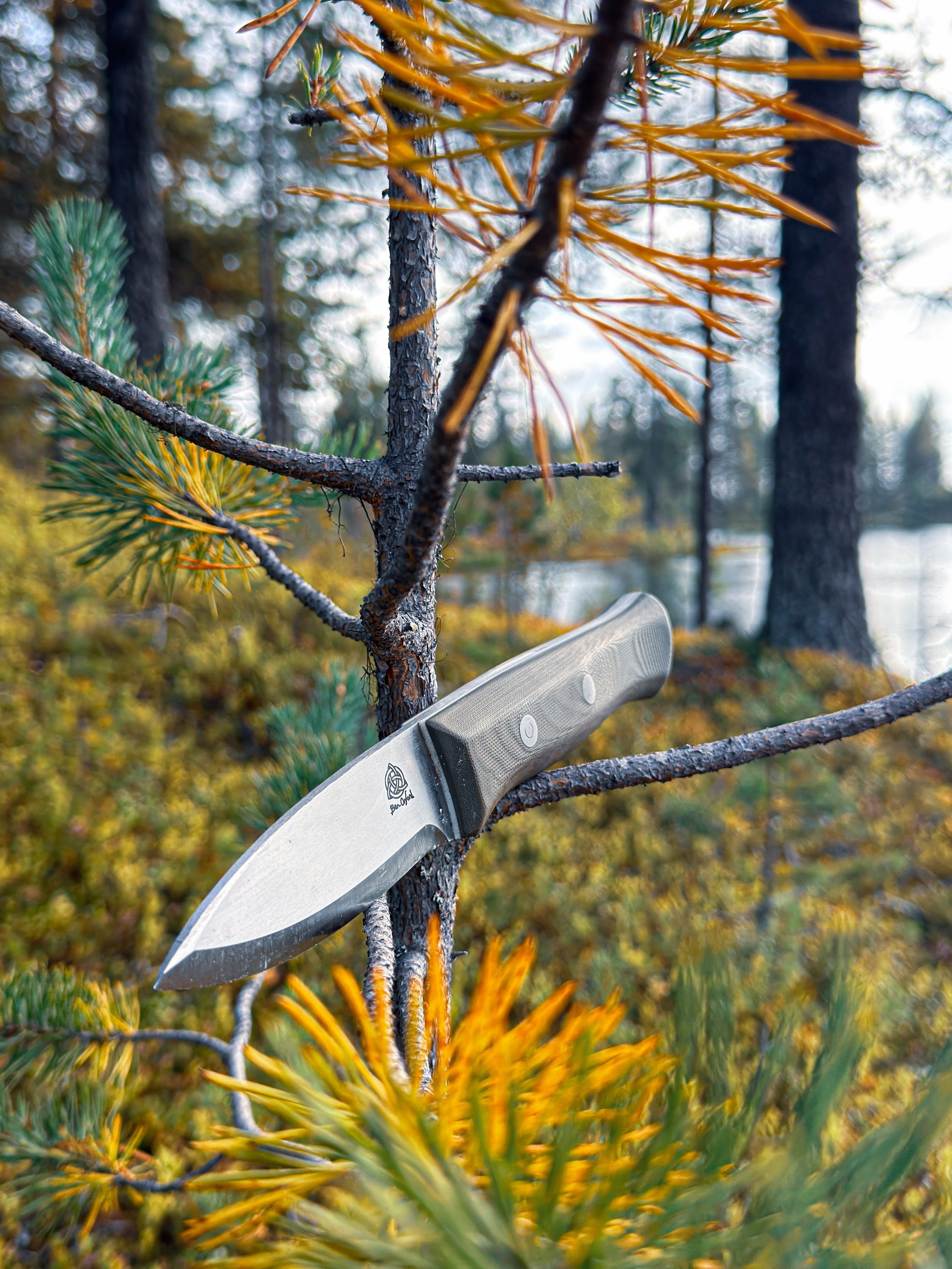 Really good to get more time in new places to play around with a prototype I&rsquo;ve been working with @craftlabknives on. 
 
I&rsquo;ve had this version out in -30c and up to 20c in northern Sweden now, inside the arctic circle, carving seasoned an