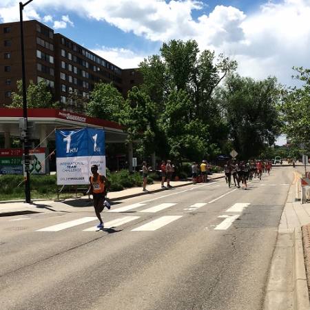 Elite women blazing a trail! The heat was definitely getting to them, much more spread out this year.