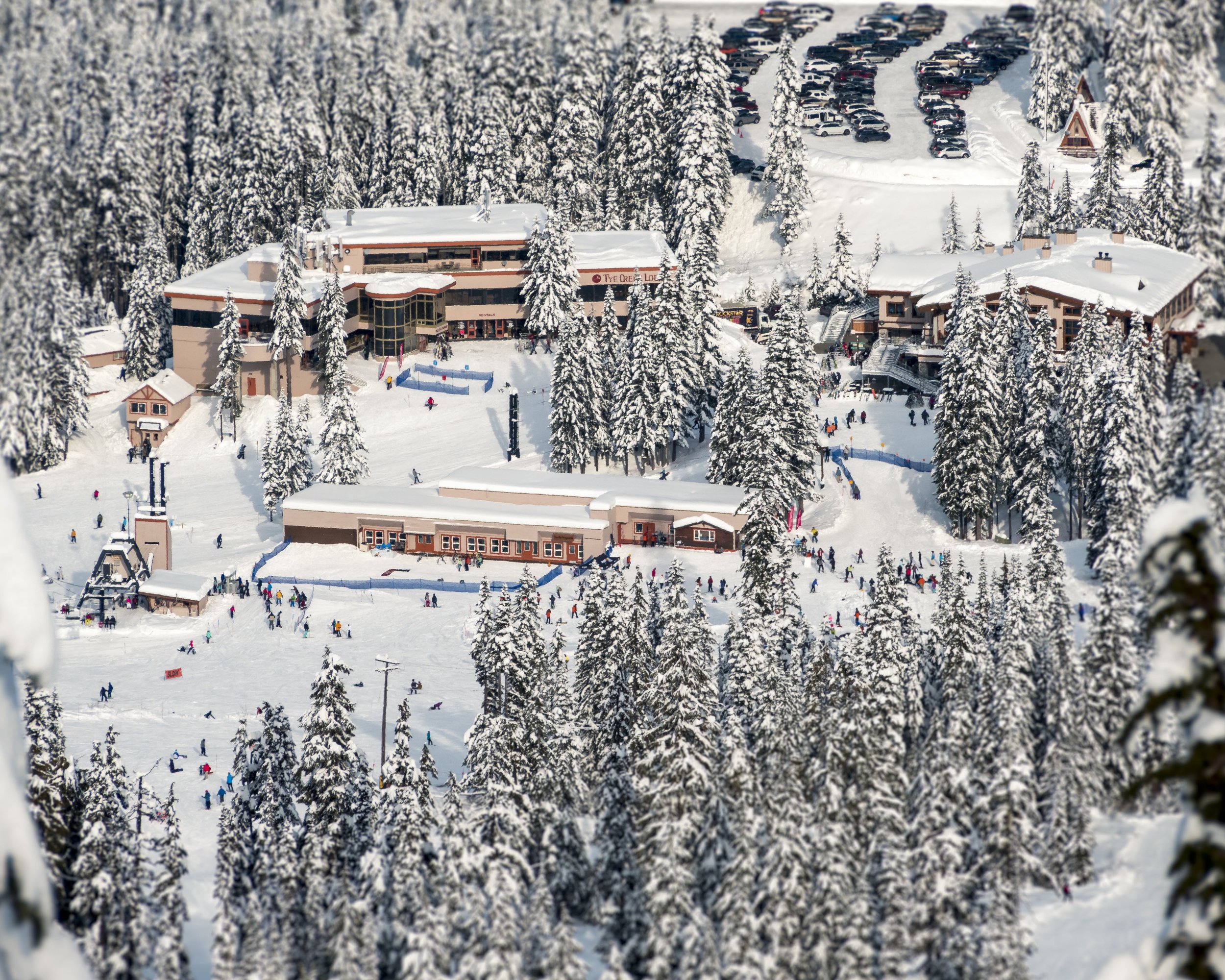 Winter_Mountain_Resort_Lodge_Base_Area.jpg