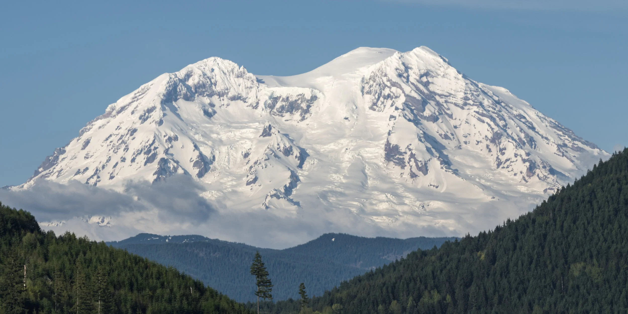 Mt_Rainier_Nature_Background.jpg
