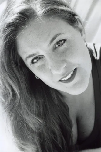 Dina Headshot a 500.jpg