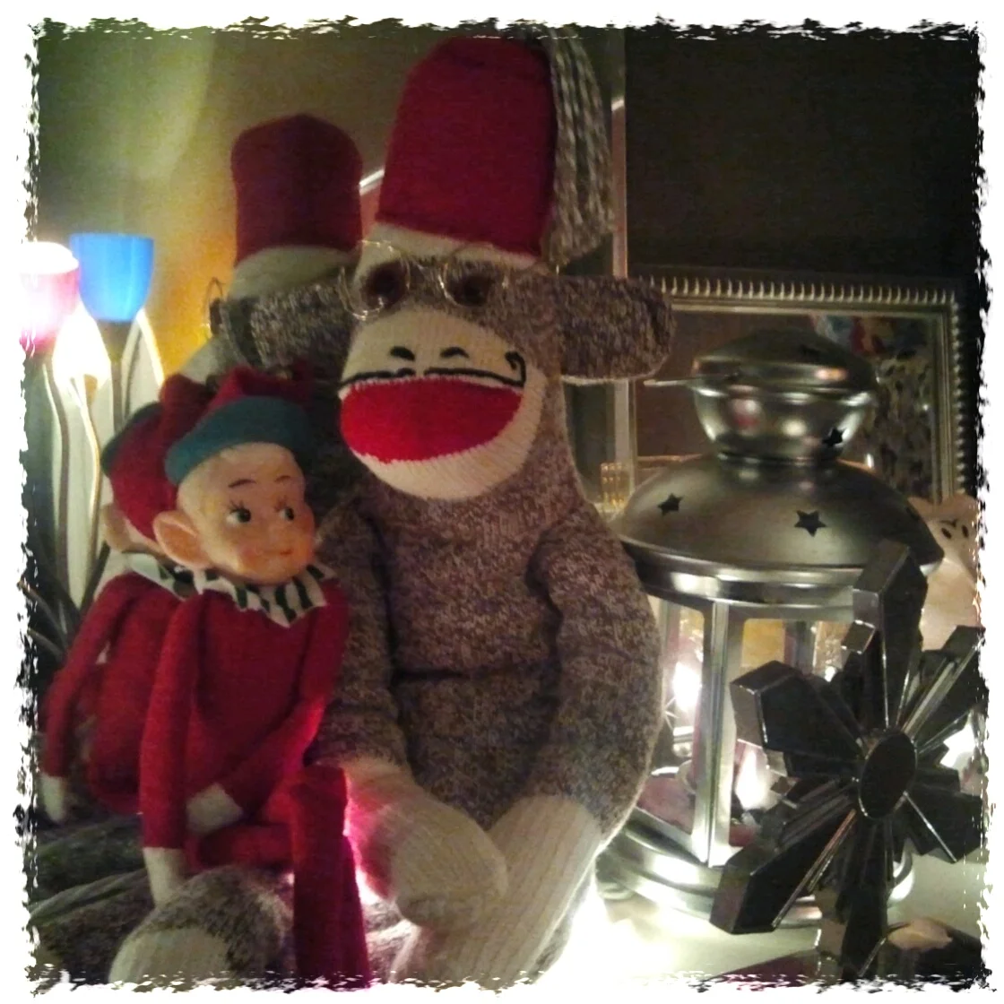 dd_ellie_marcel_xmas.jpg