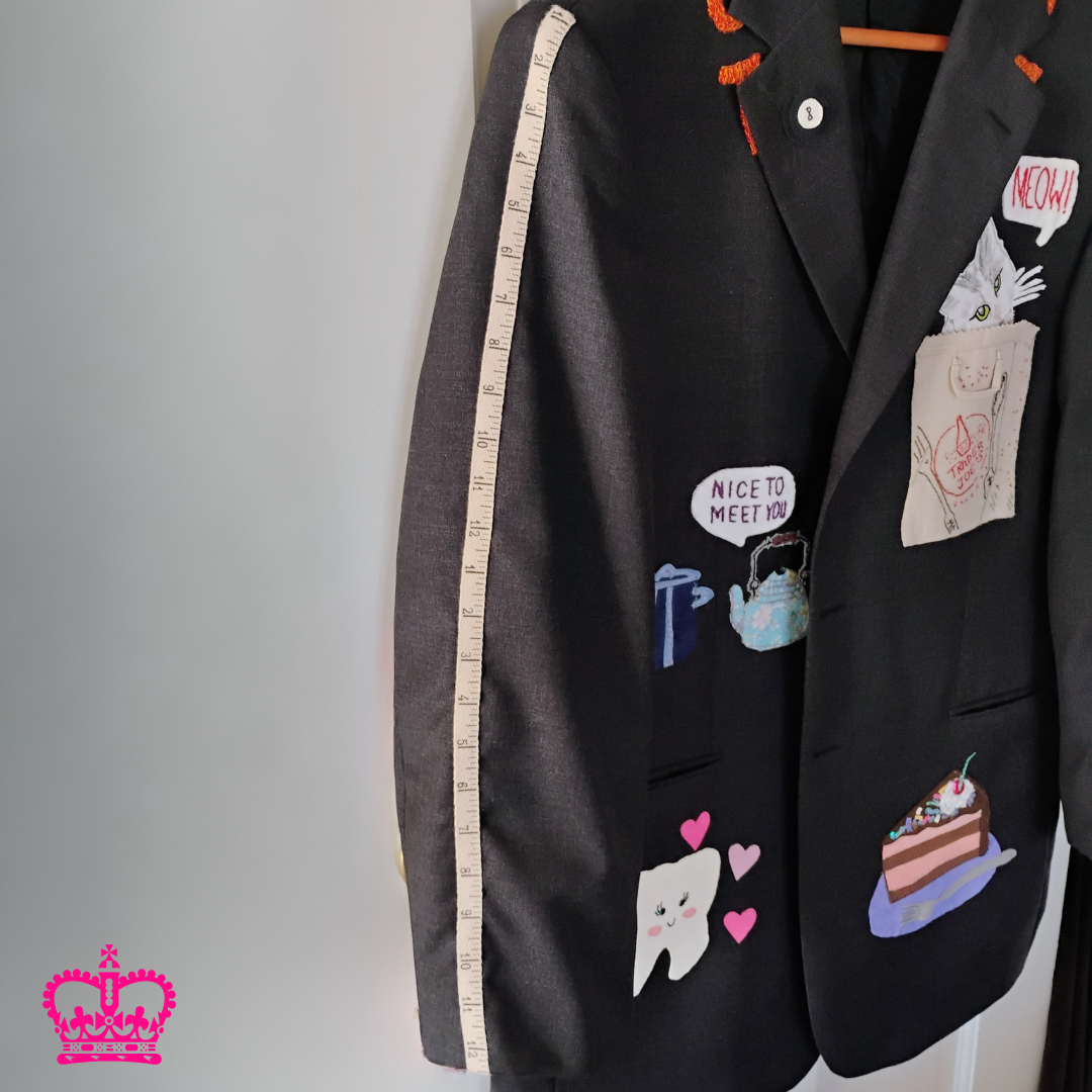 Idioms jacket - "arms length"