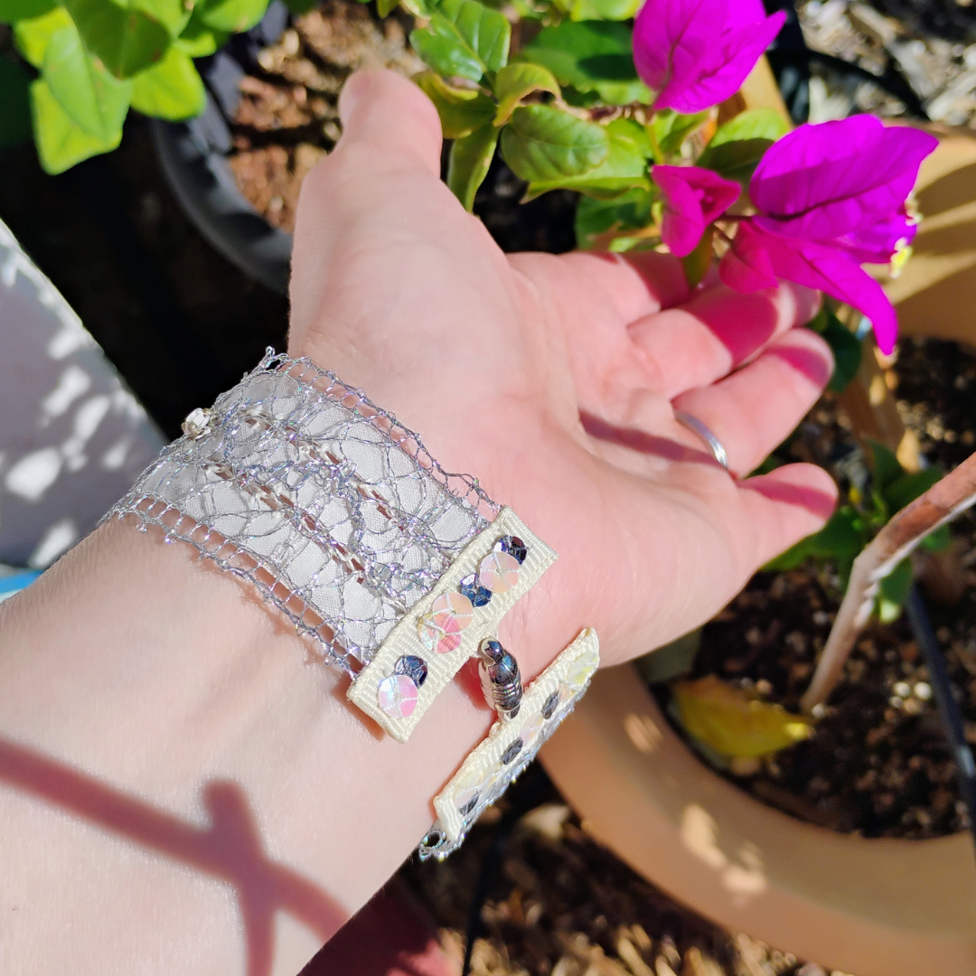 silvered cream closure2.png