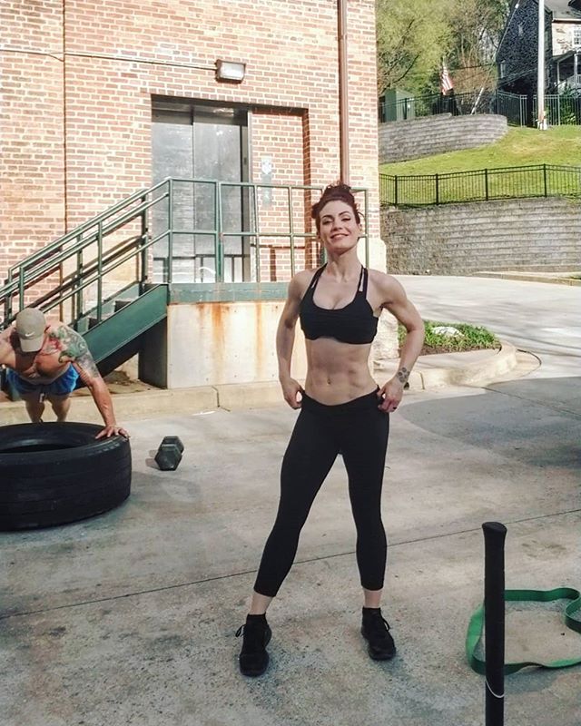 It's finally that time of year here! Time to hit some outdoor training. šŖ Grateful for this beautiful day, this gorgeous neighborhood, and my incredible husband! My heart is full š #gratitude #getoutside #fightdepression #enjoythejourney #endorphins #ellicottcity #nevergiveup #strength #beyourownhero #success #fitcouple #selfcare