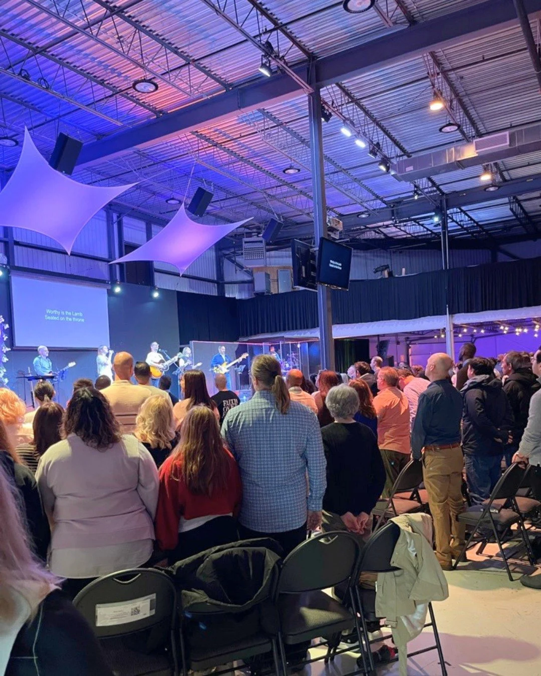 What a special Easter weekend!

We are grateful for all who served this past weekend. By serving coffee, serving in kids, cleaning, hosting, managing slides and singing songs, we were able to make room for over 450 people on Friday and over 750 peopl
