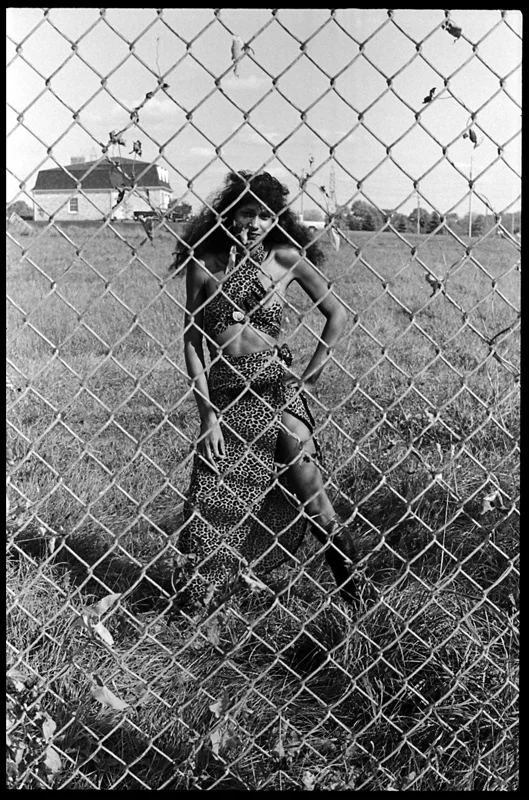 marlos_1978_shawna_caged_web.jpg