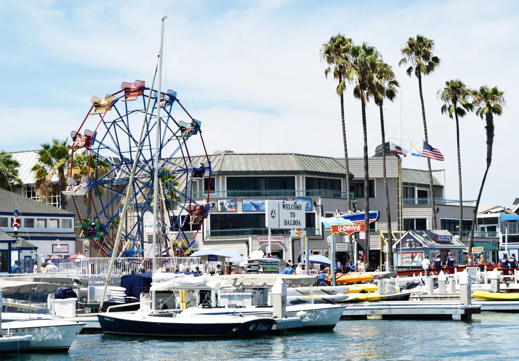 For almost 80 years, the Balboa Fun Zone has been entertaining locals and tourists alike. Although the original carousel was removed in 2011 amidst protest by area residents, the beloved Ferris wheel remains.