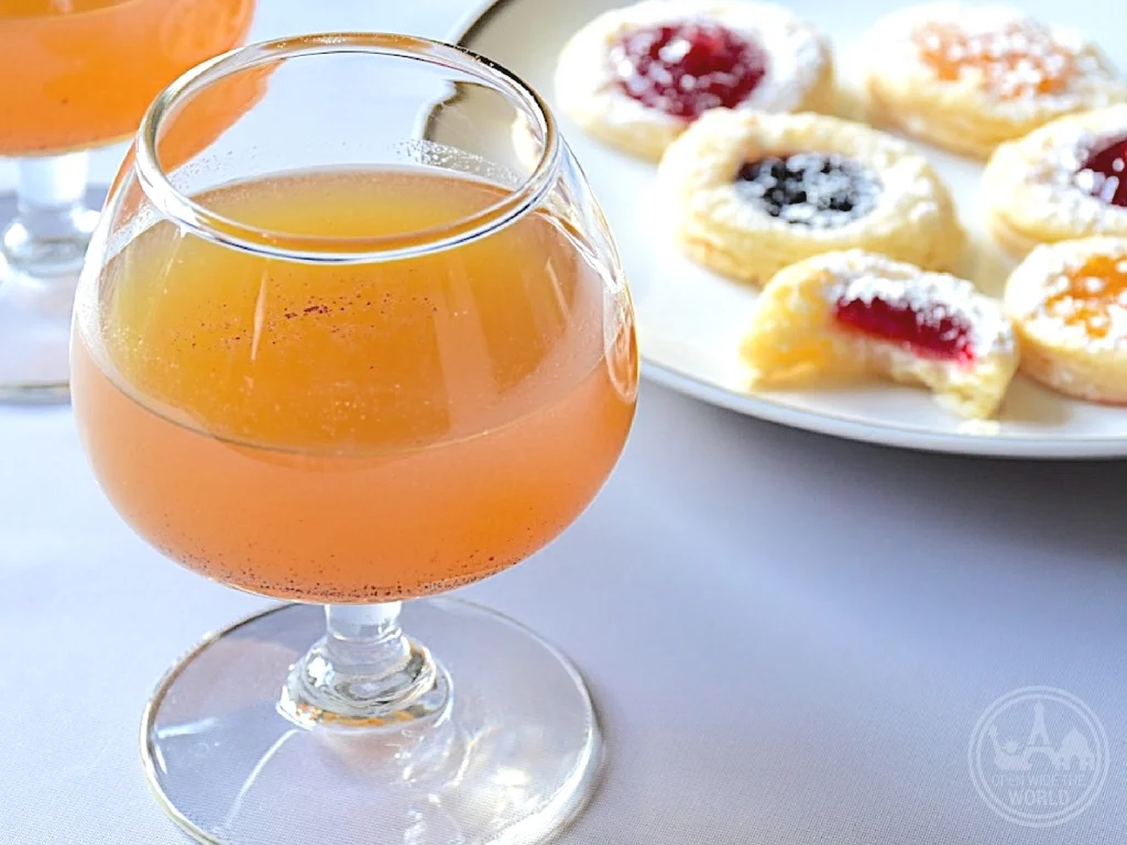 Polish krupnik. If you find yourself at home this holiday season, bring the world travel spirit to you —with five more festive Christmas cocktail recipes from around the world. Grab a shaker and join the Christmas cocktails holiday party! #cocktails #openwidetheworld