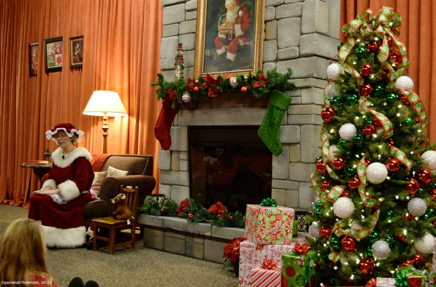 From touring "ICE!" to snow tubing and having milk and cookies with Mrs. Claus, plus all the holiday activities in between. Everything you need to know to plan your family's trip to "Lone Star Christmas" at Marriott's Gaylord Texan Resort in Grapevine, Texas! #lonestarchristmas #openwidetheworld