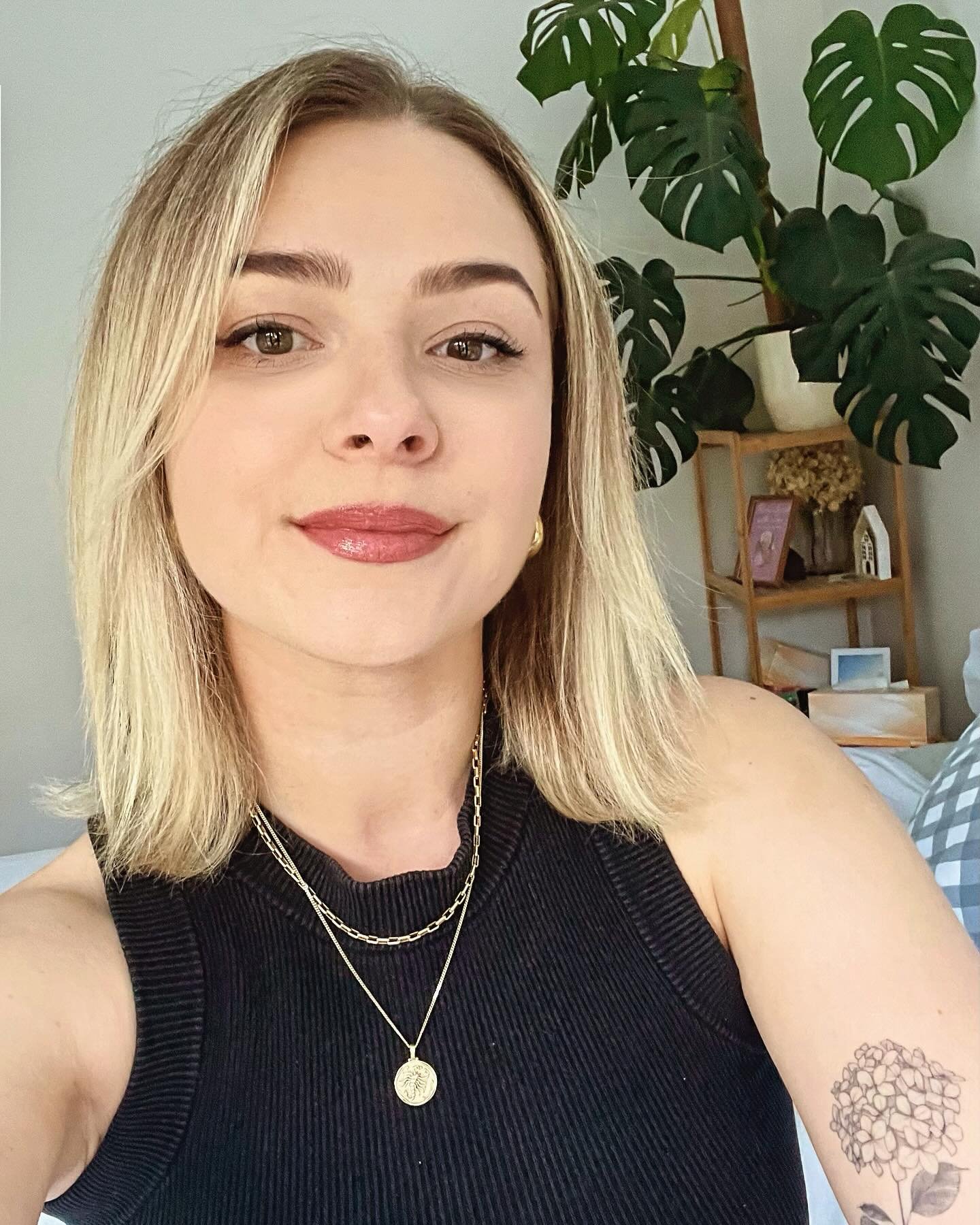 Meet Stylist, Katie @aiko__hair 

Katie has over 12 years of experience hairdressing. Specialising in creamy blondes and catering to a diverse clientele, Katie excels in everything from natural colours to balayage, highlights, and grey coverage. She&