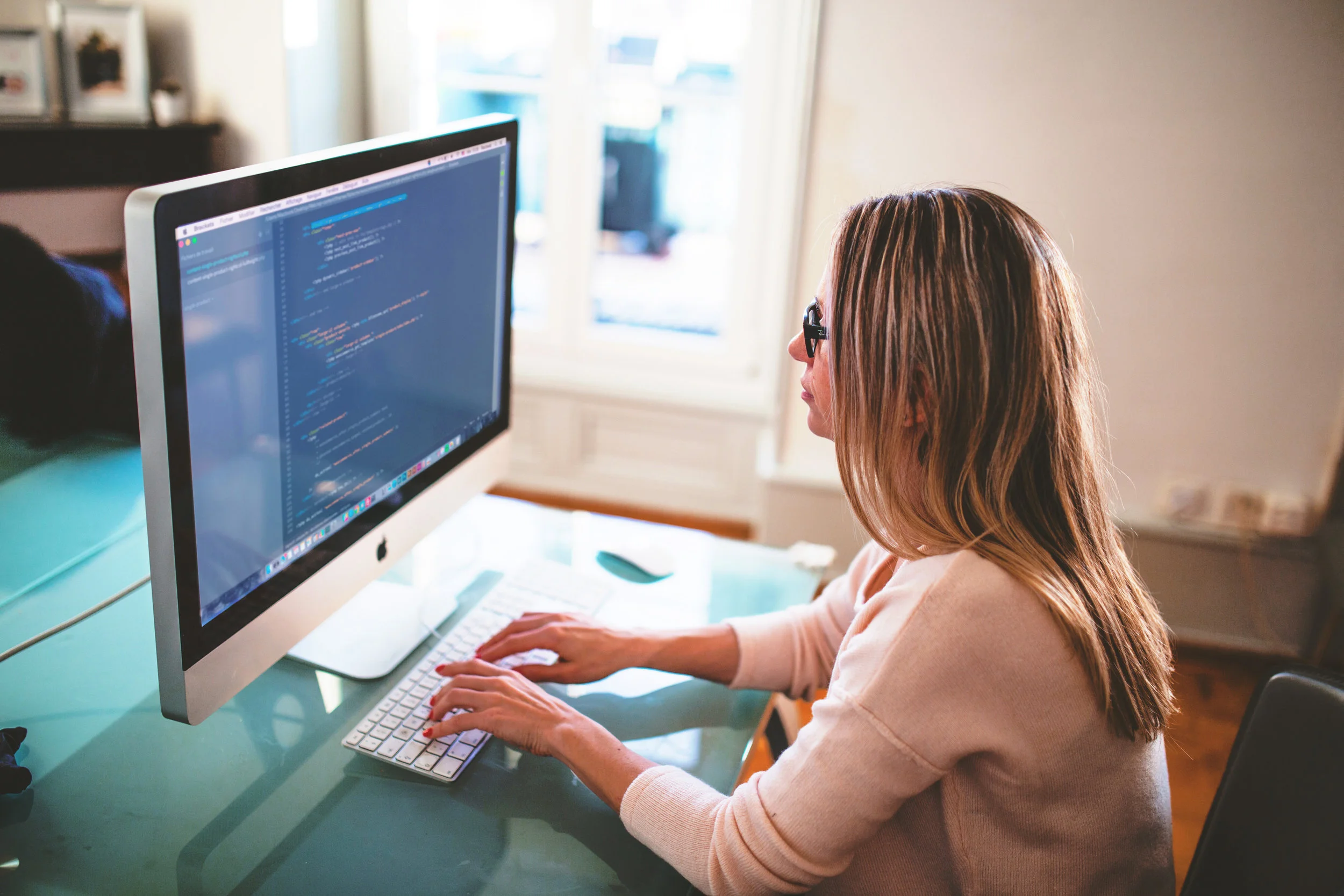 woman_computer.jpg