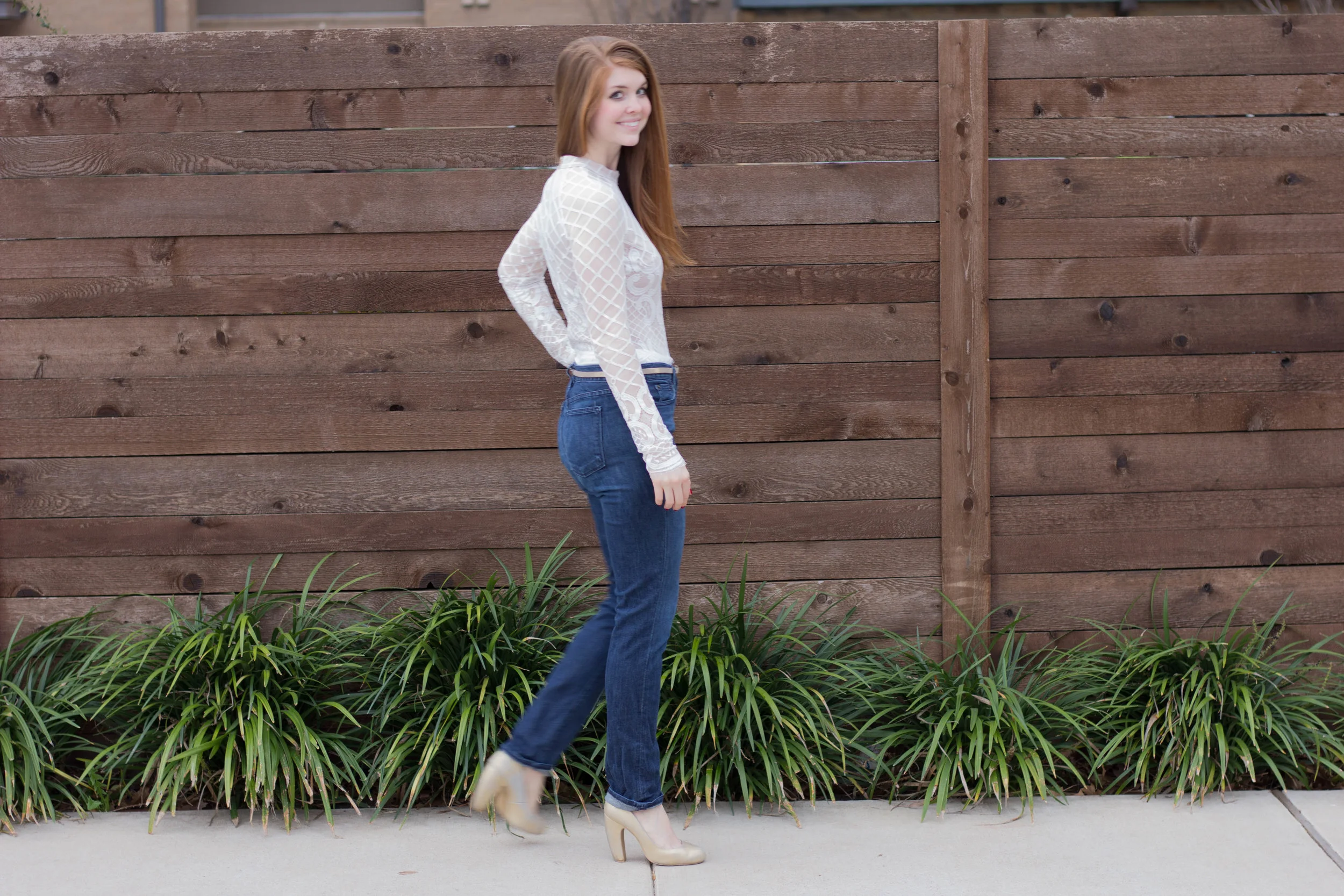 latiste white body suit, j crew high waisted jeans, kimchi blue gold pumps, kendra scott sophee earrings, how to style a bodysuit
