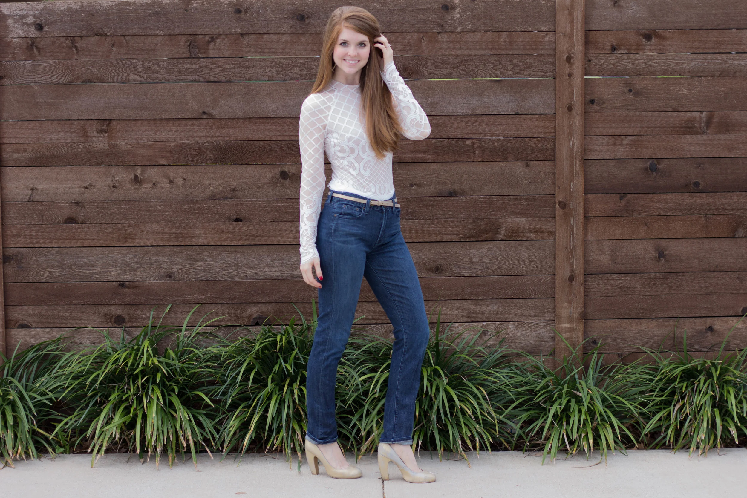 latiste white body suit, j crew high waisted jeans, kimchi blue gold pumps, kendra scott sophee earrings, how to style a bodysuit