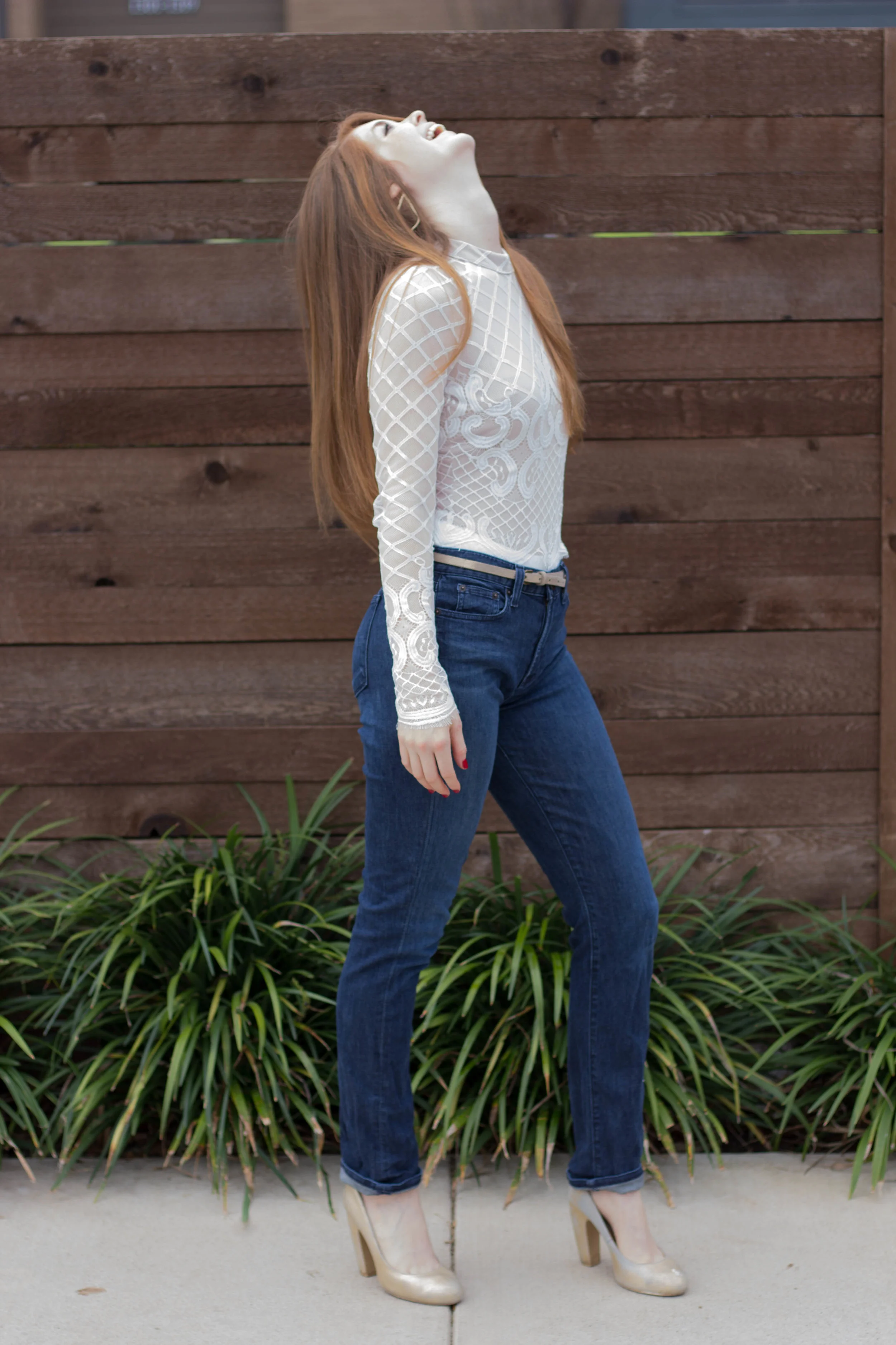 latiste white body suit, j crew high waisted jeans, kimchi blue gold pumps, kendra scott sophee earrings, how to style a bodysuit